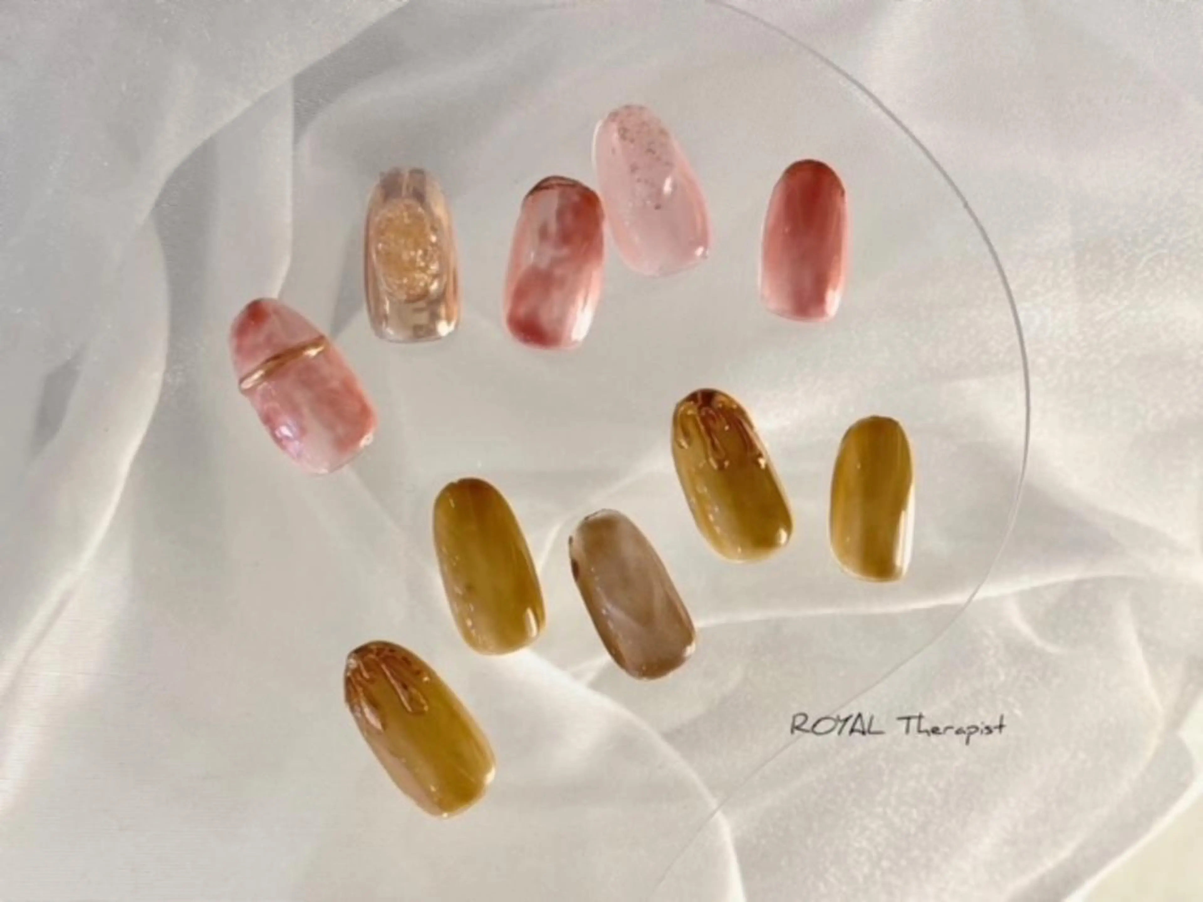 ネイル 【尾下】 ロイヤル•セラピストのネイルデザイン