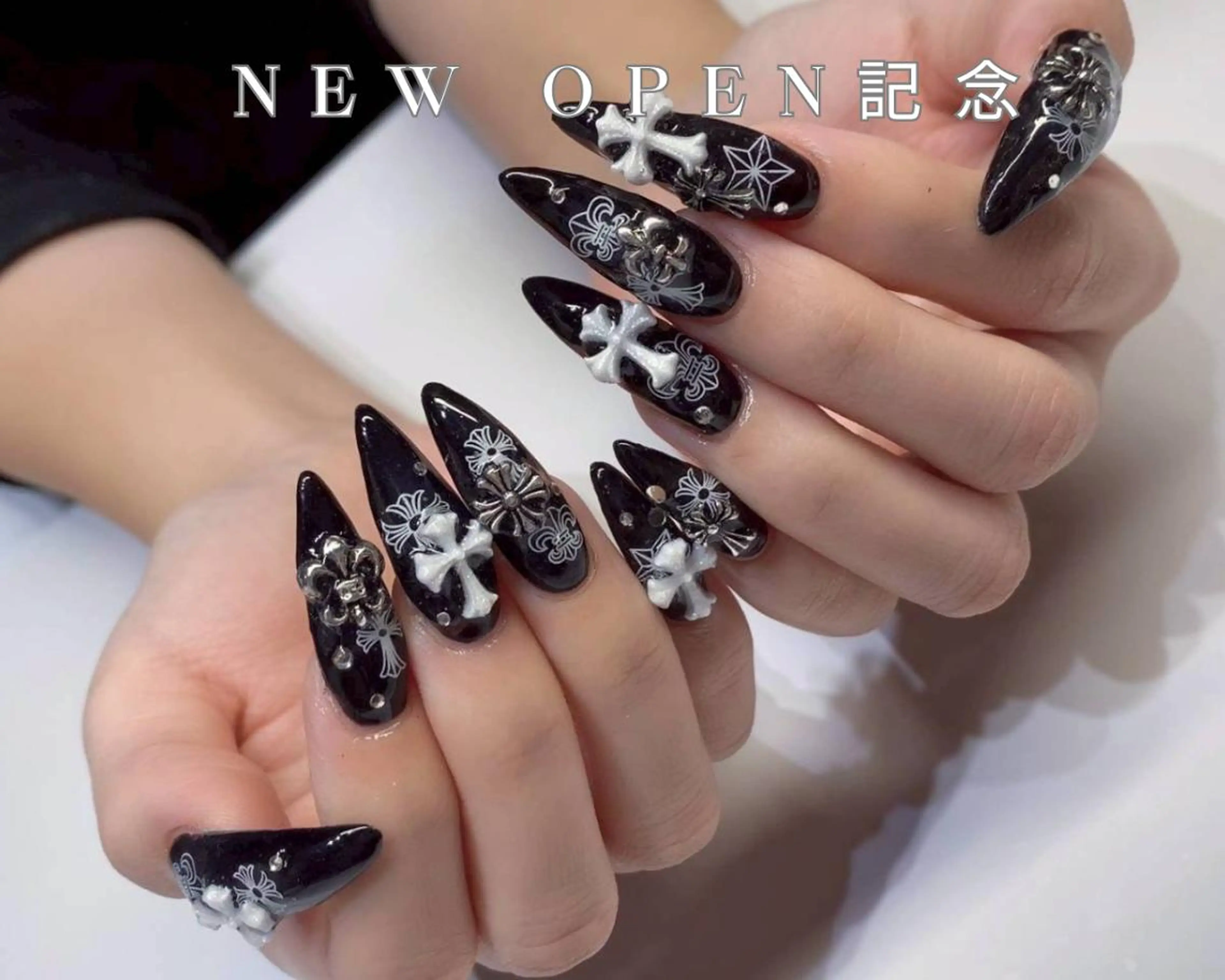 ネイル オーロラネイル ボルドー クリアネイル フラッシュネイル フットネイル 長さだし/持ち込み 2me心斎橋moeaのネイルデザイン