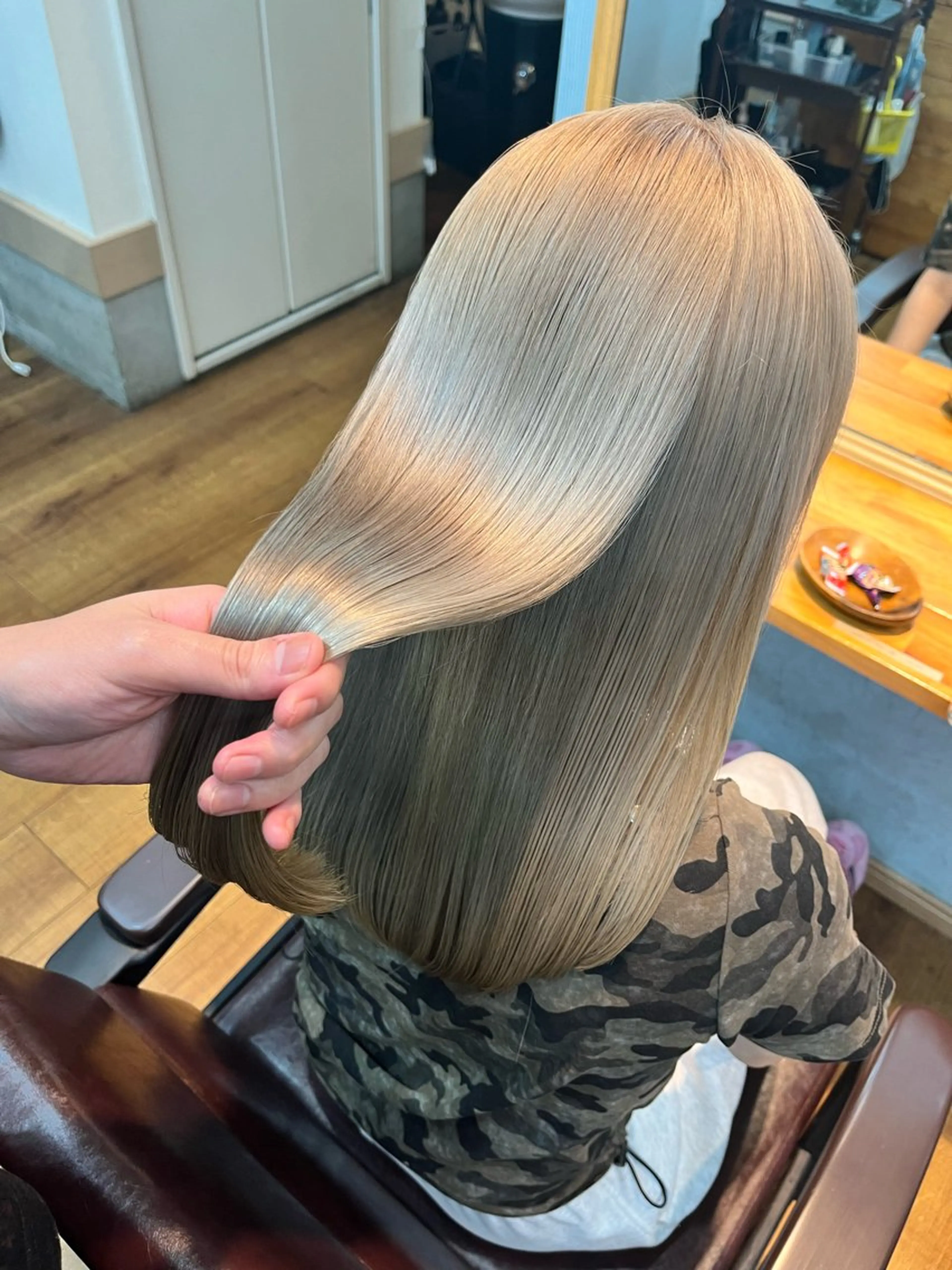 ロング カラー ダブルカラー インナーカラー 髪質改善 ヘアカラー トリートメント 🫧ハイトーン/ ブリーチ🫧白石航汰のヘアスタイル