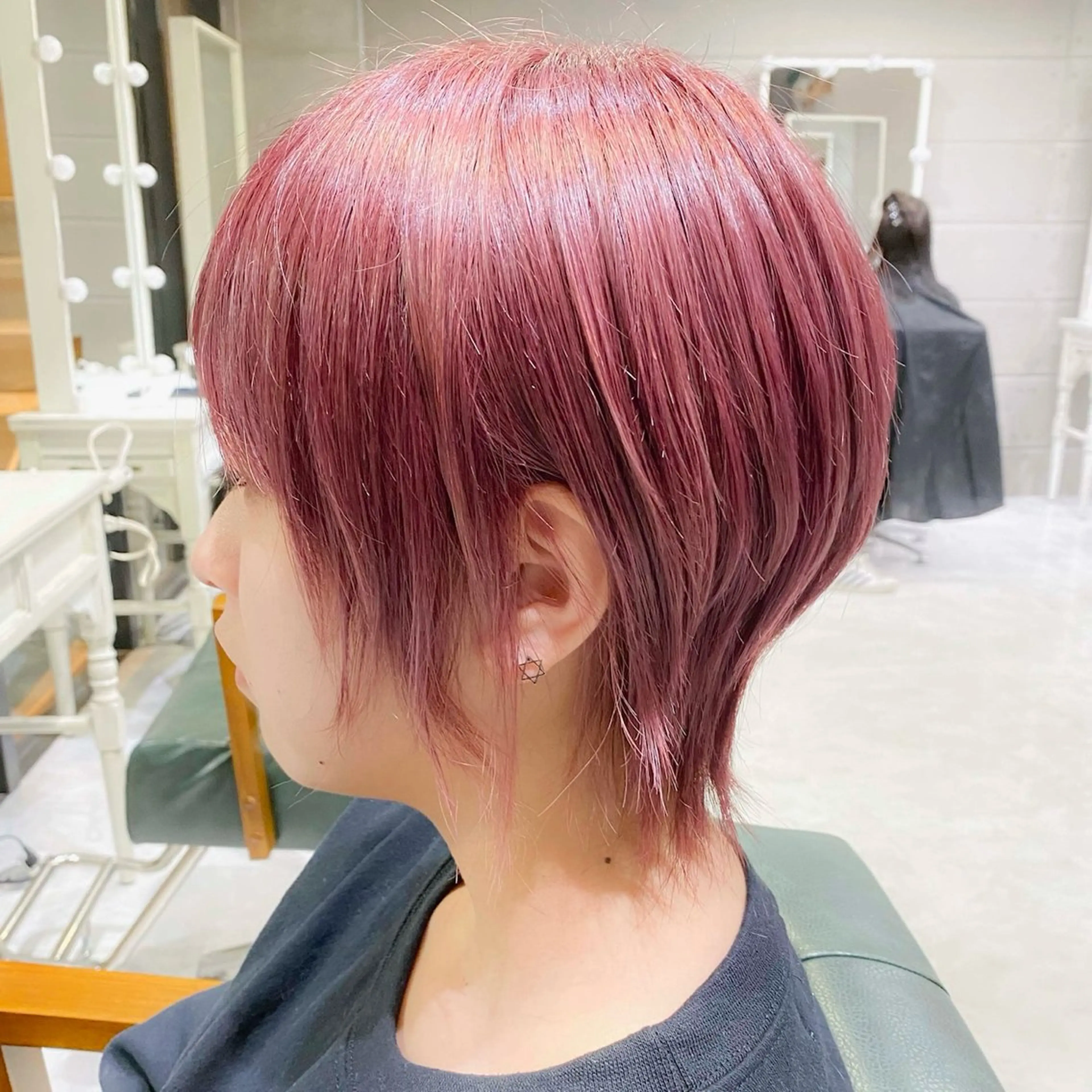 ショート カラー ブリーチ デザインカラー ハイトーンカラー ピンクカラー ヘアカラー トリートメント DAYS Men’sのヘアスタイル