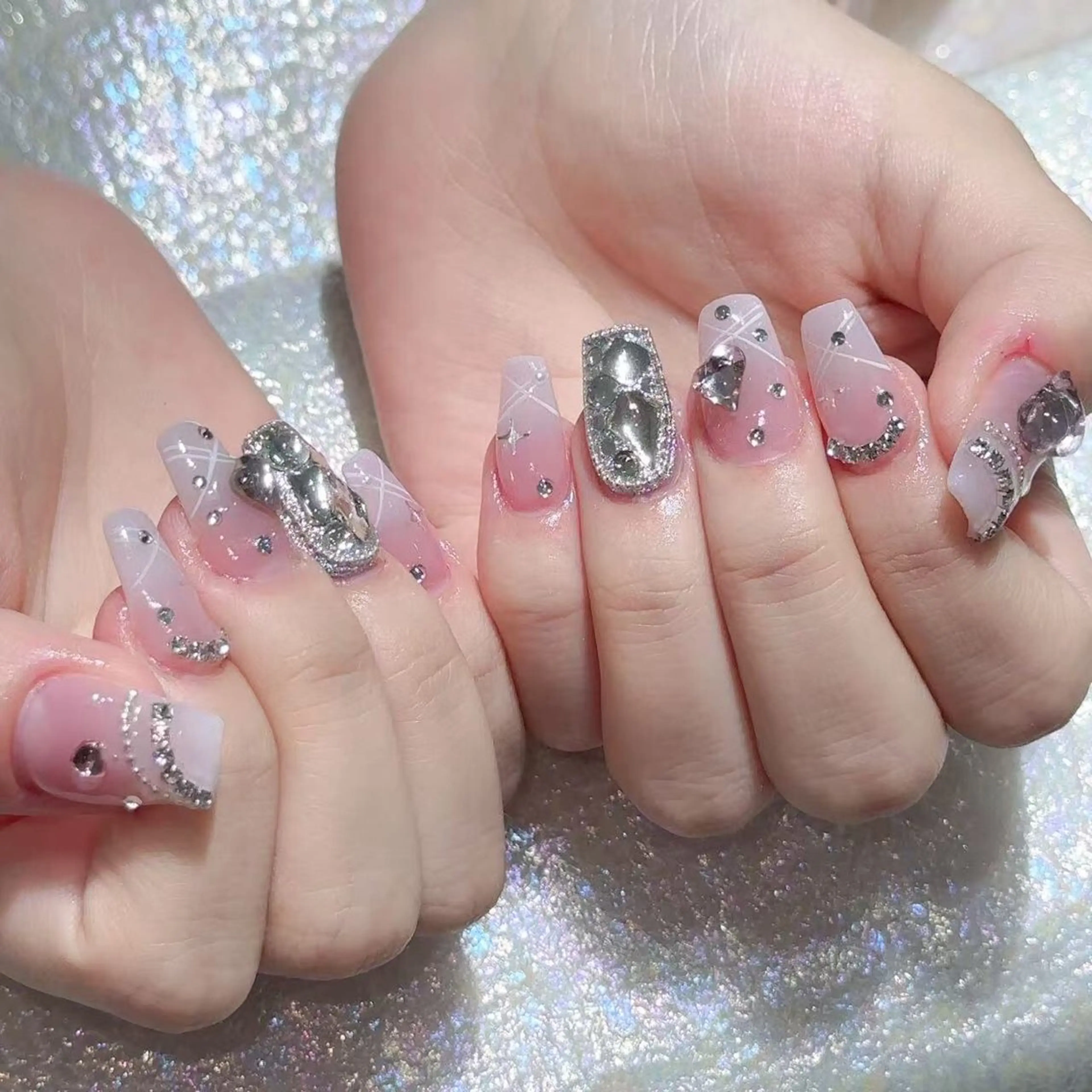 ネイル ハンドネイル Queens ひなのネイルデザイン