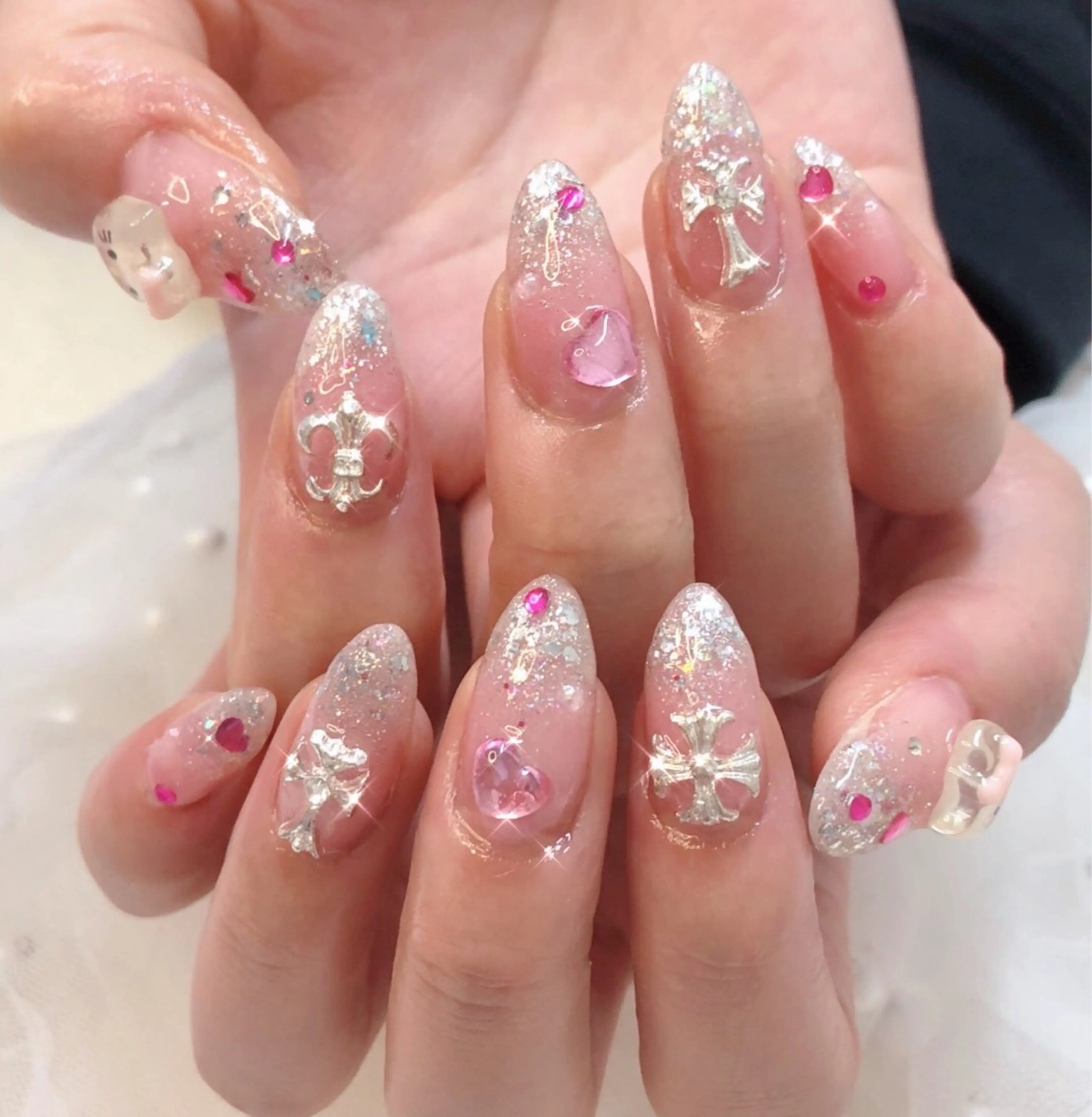 春☘️限定🌸新春ネイル☘️桜ピンクネイル❤️リボン/お花🌸🌹パーツつけ放題9800→8500ゴージャスネイル❤️の写真