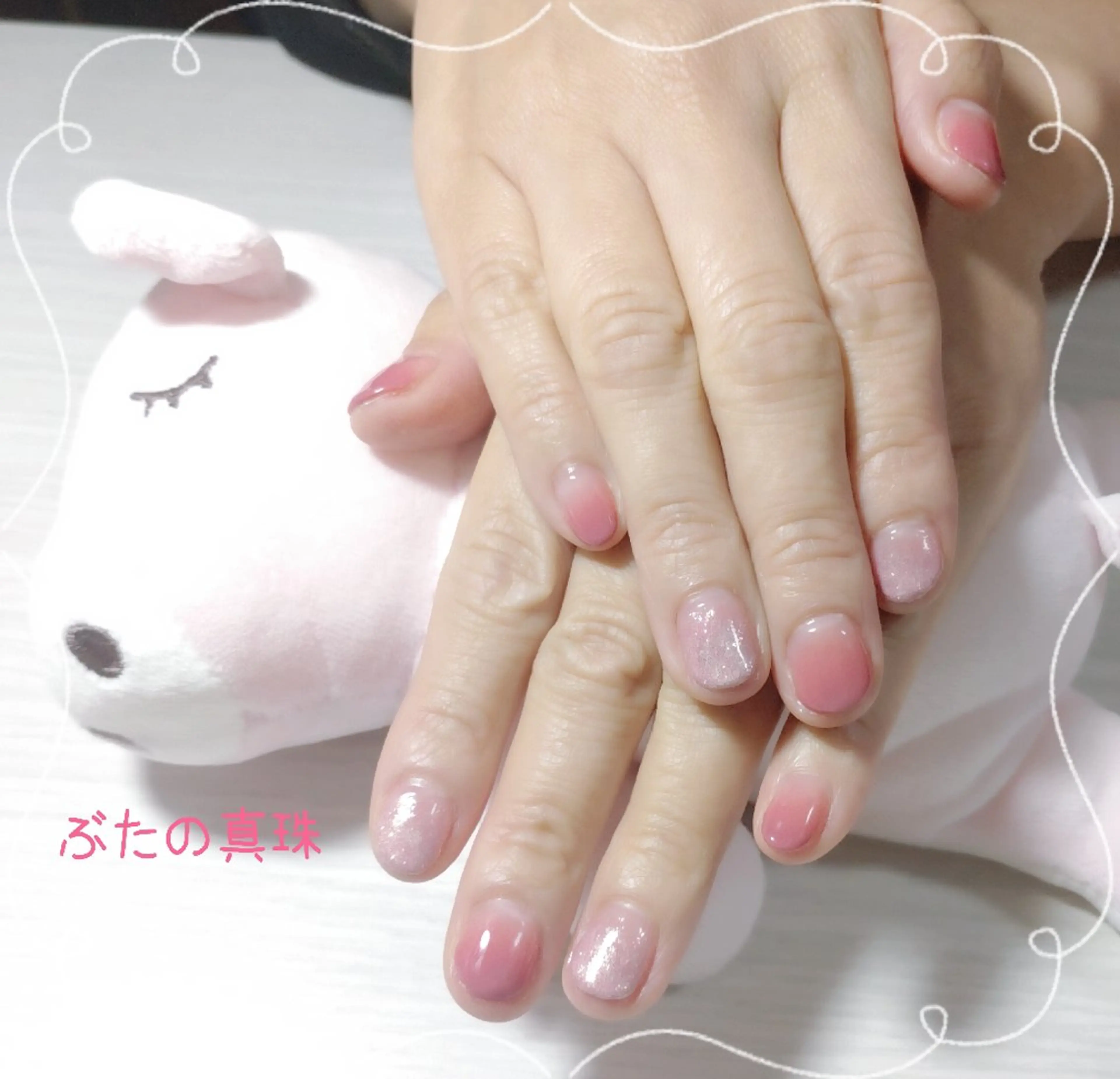 ネイル ボルドー グラデーション キラキラネイル ピンク ハンドネイル 林 珠里のネイルデザイン