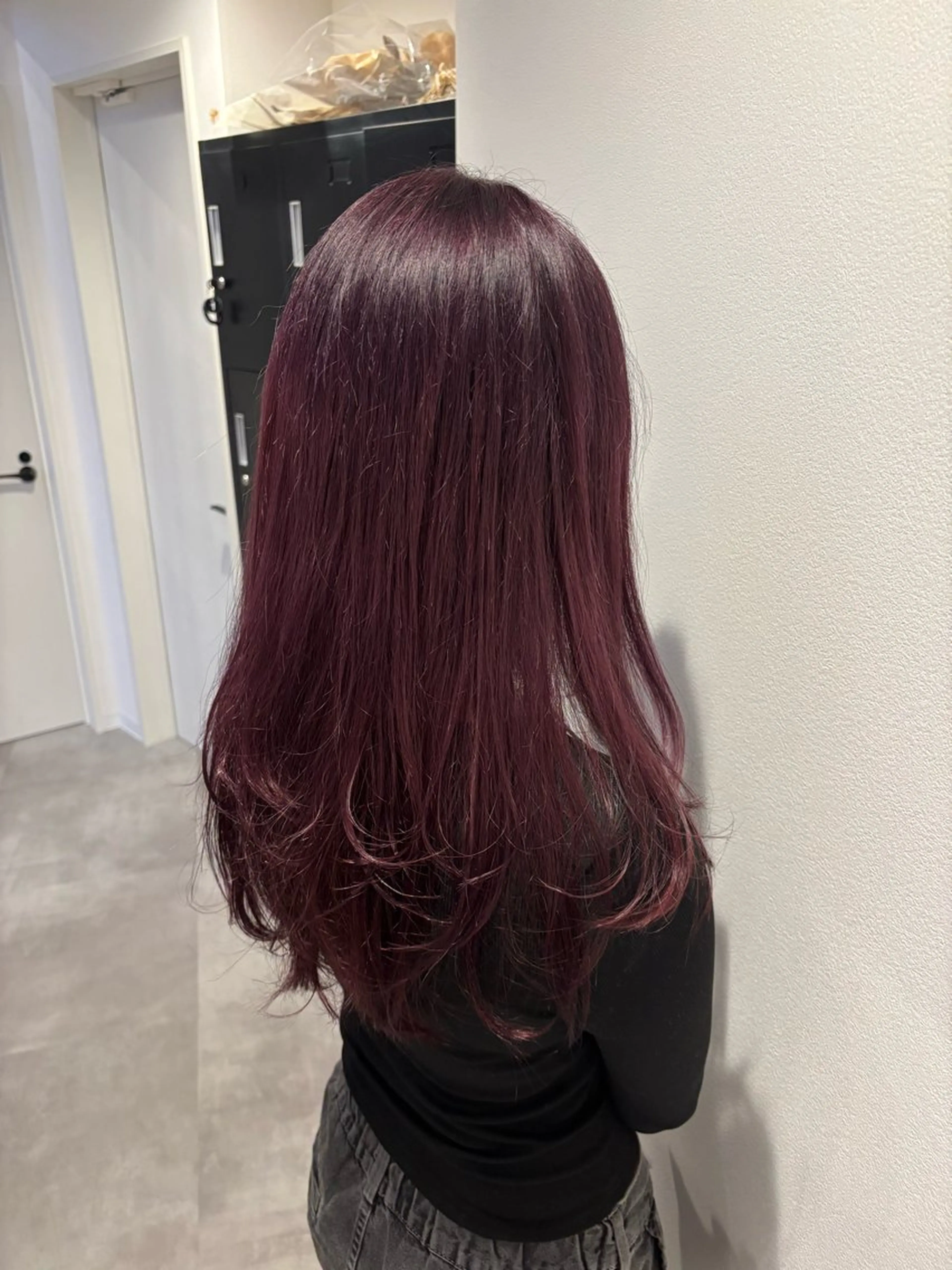 ロング カラー ブリーチ 透明感カラー バイオレットカラー レイヤーカット ロング 武藤 滉太のヘアスタイル