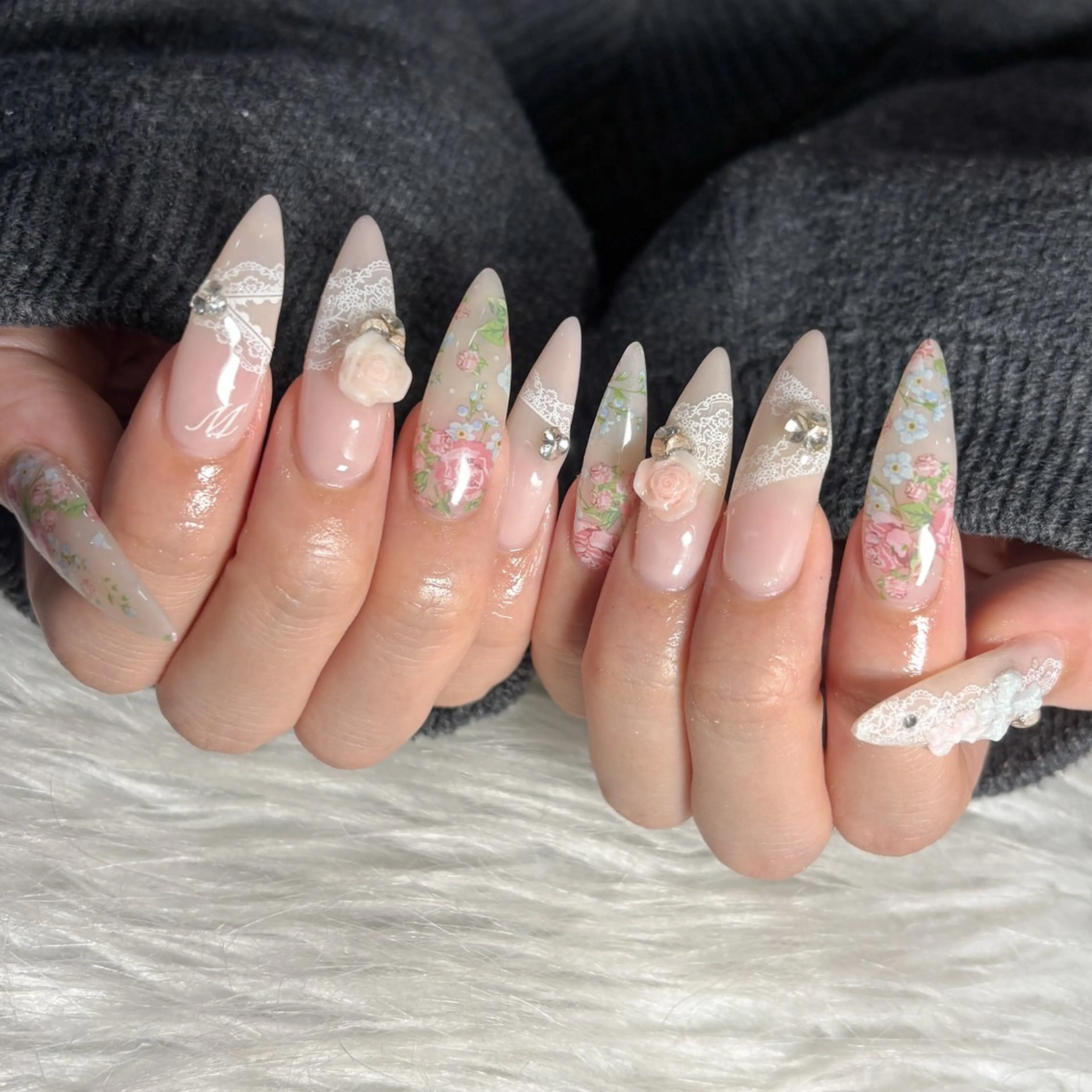 ネイル ハンドネイル LAVISH manaのネイルデザイン