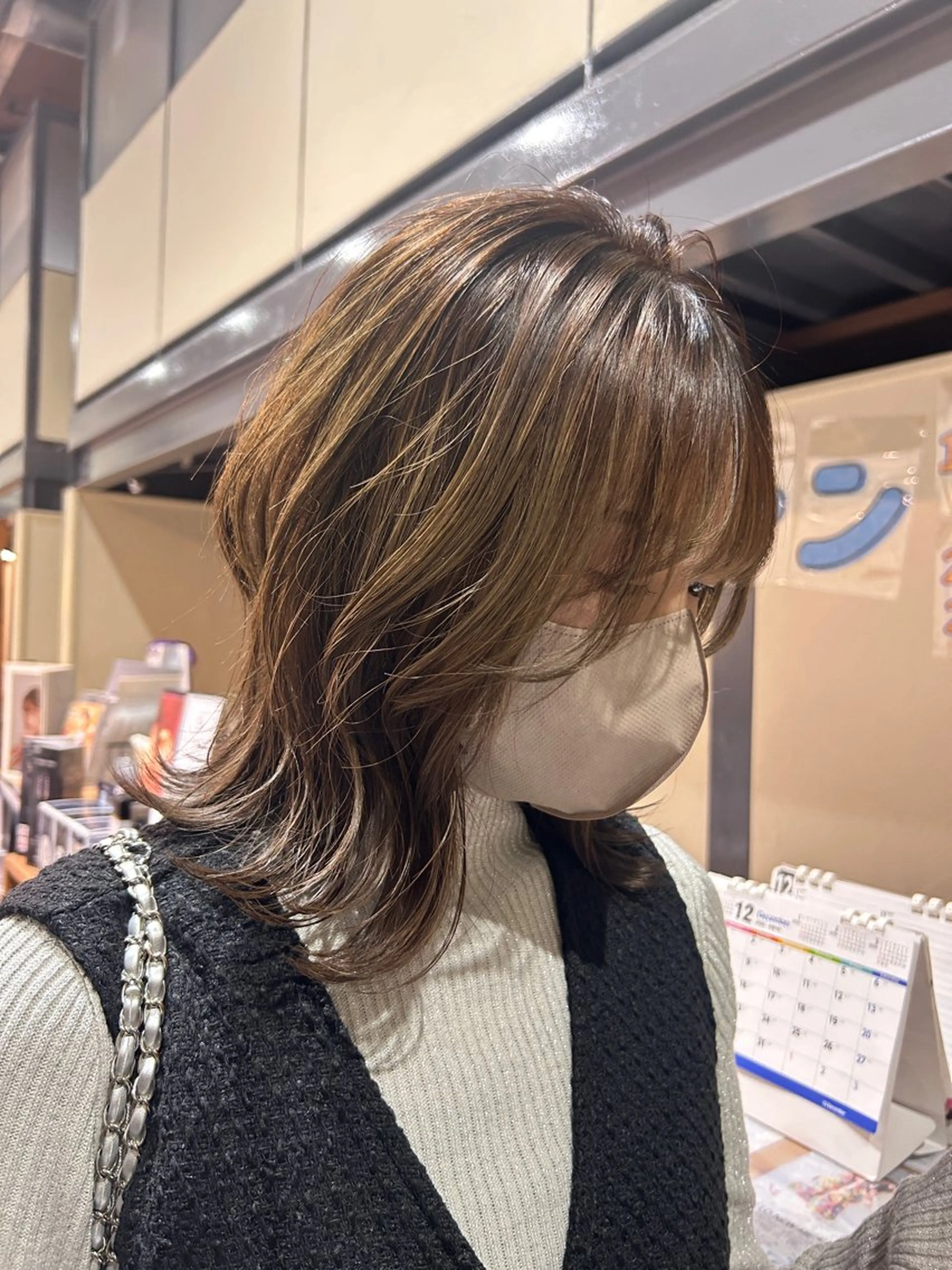 セミロング カット ヘアカラー 井上 萌のヘアスタイル