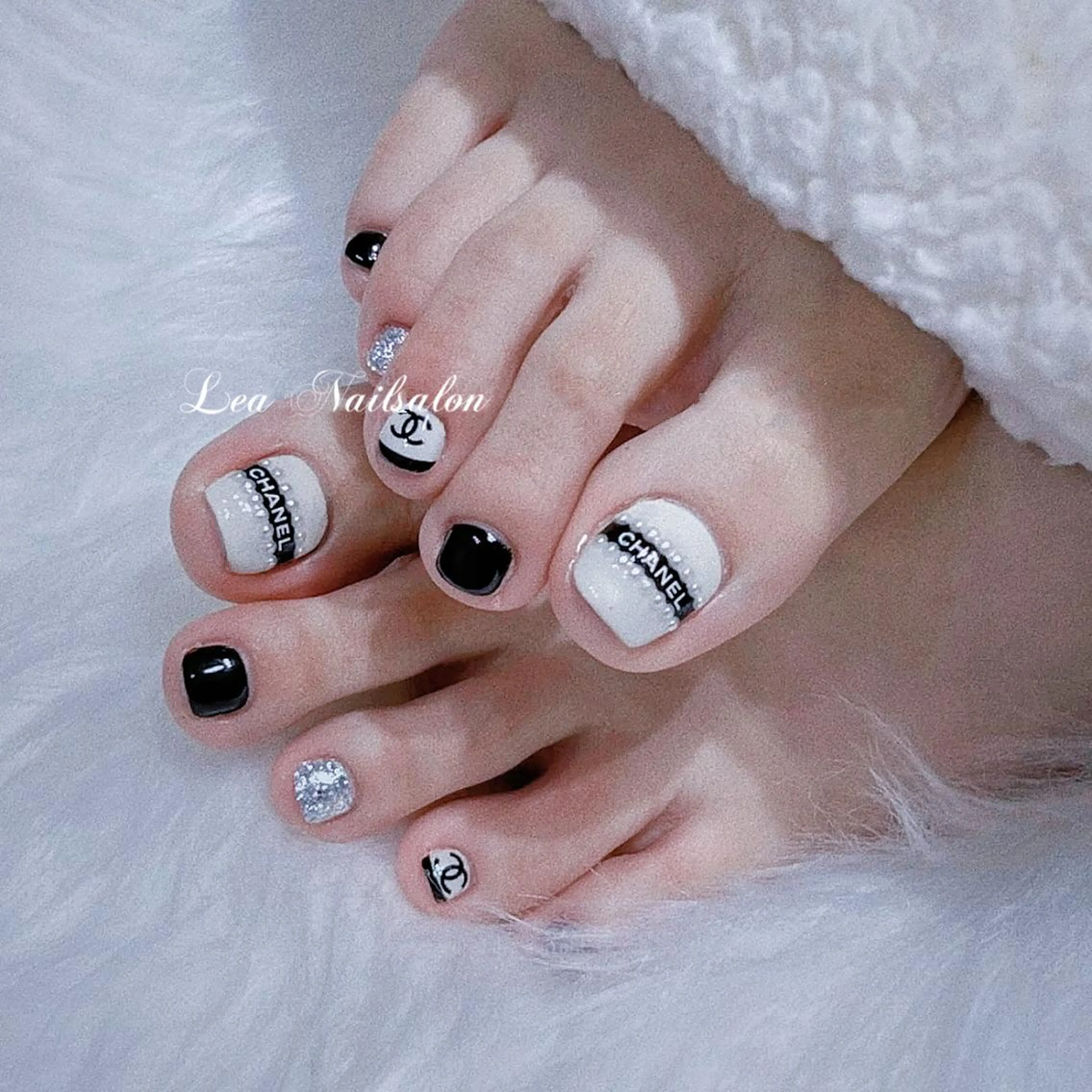 ショート カラー ネイル Le’a NailSalonのネイルデザイン