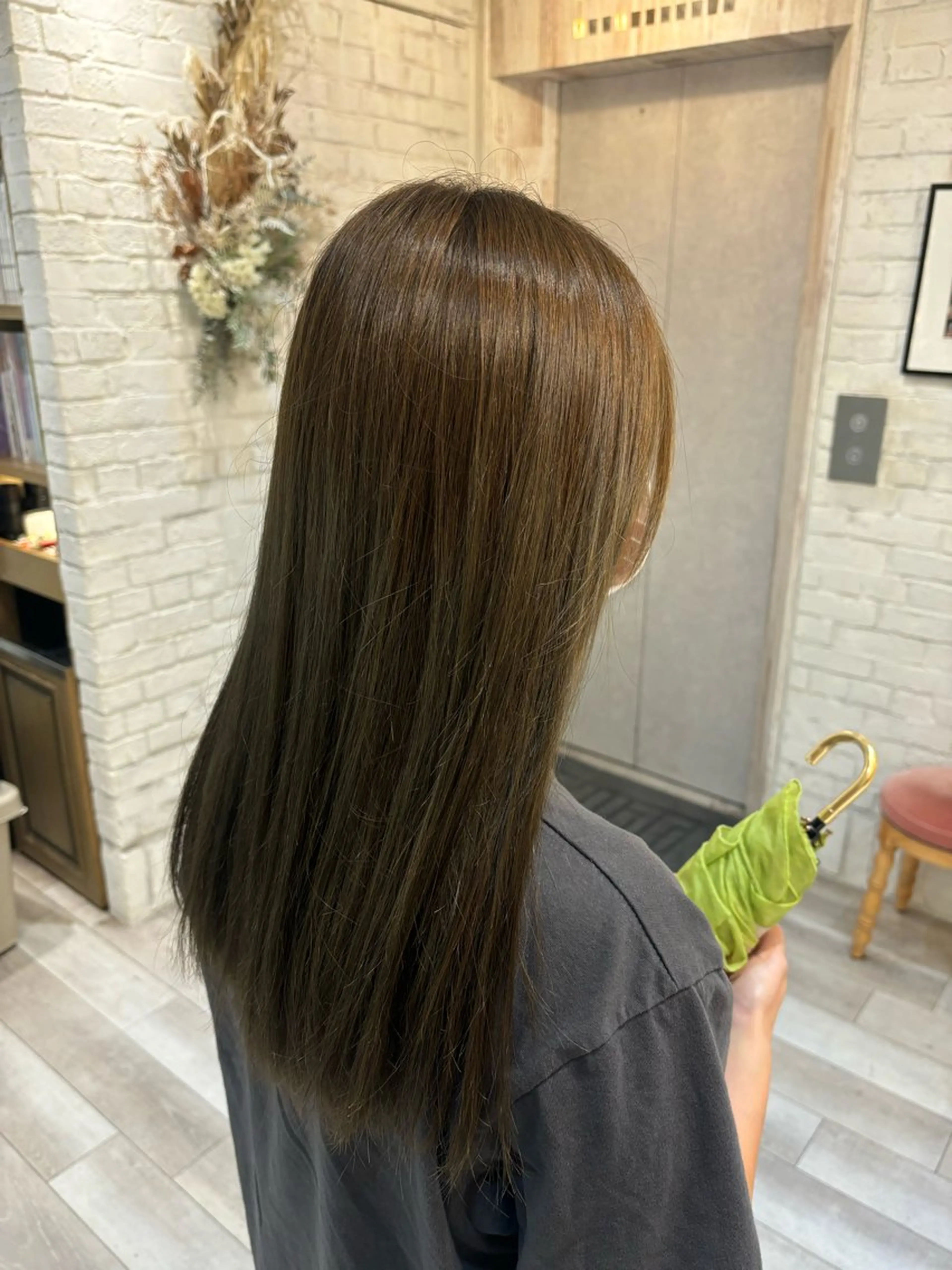セミロング カラー オリーブカラー ヘアカラー Sena 🩶 cloe 三軒茶屋のヘアスタイル