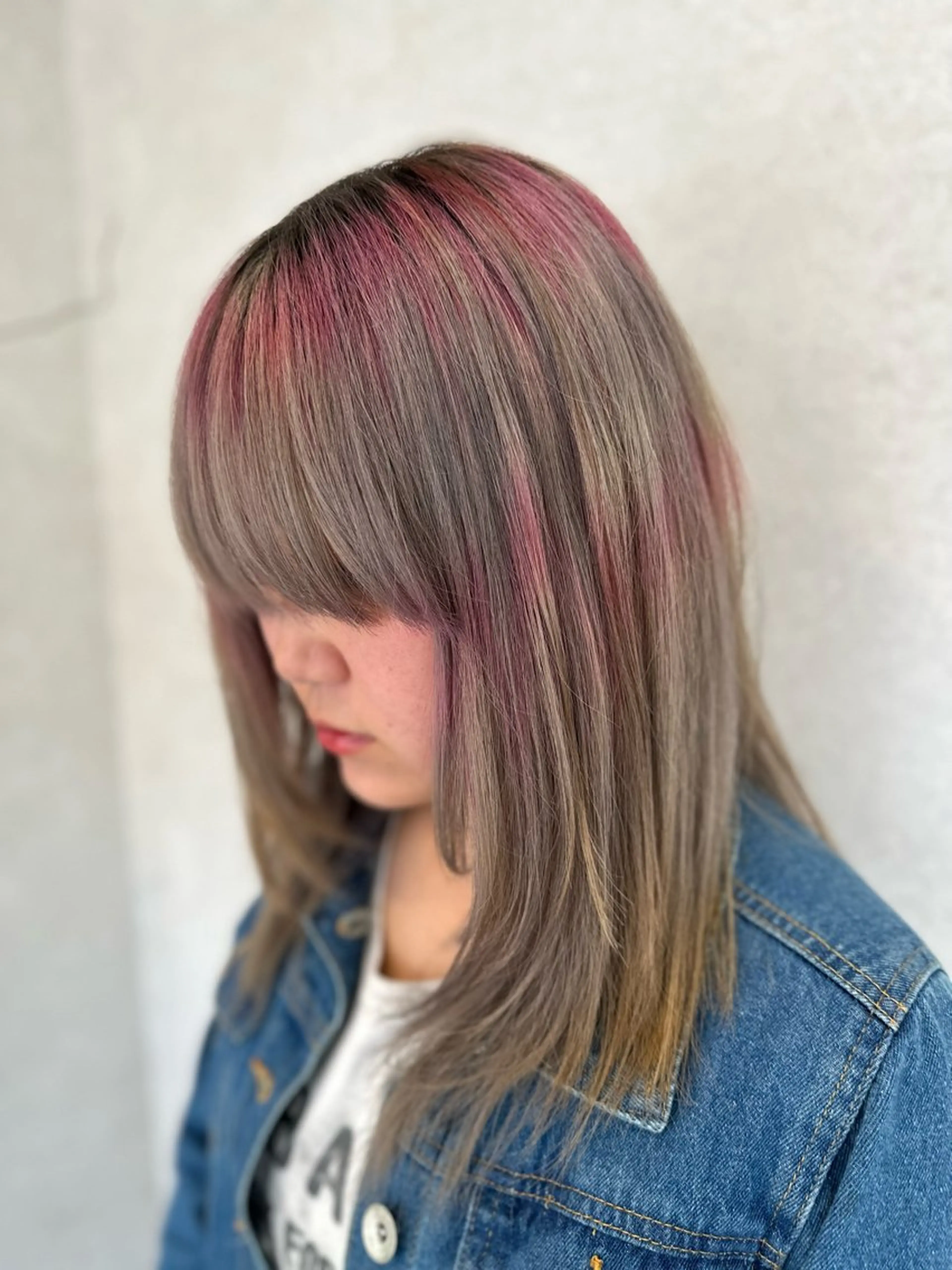 【平日限定】イヤリングカラー＋カット＋ADER式艶髪トリートメント　￥15900の写真