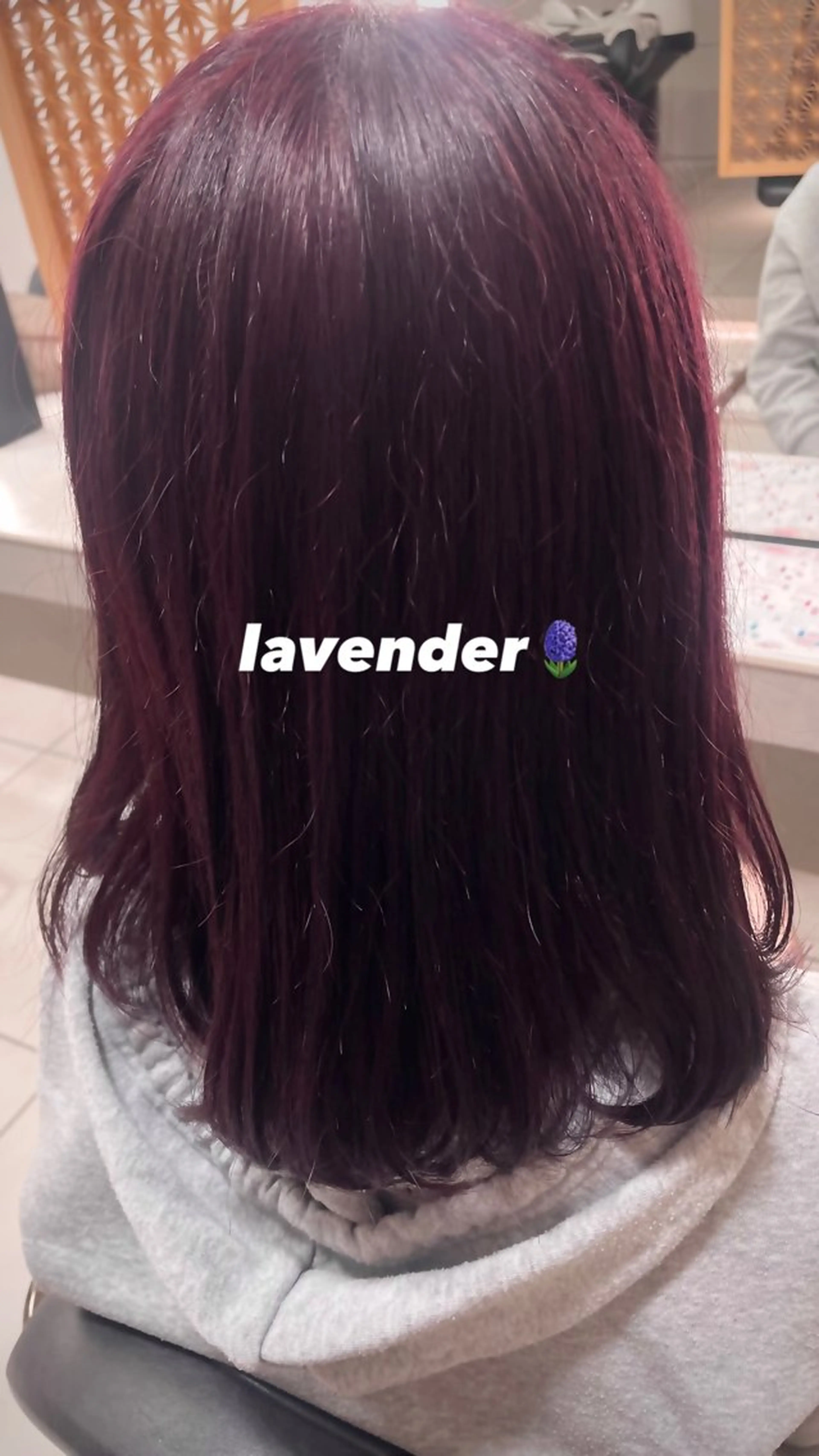 ミディアム 稲吉 由莉穂のヘアスタイル