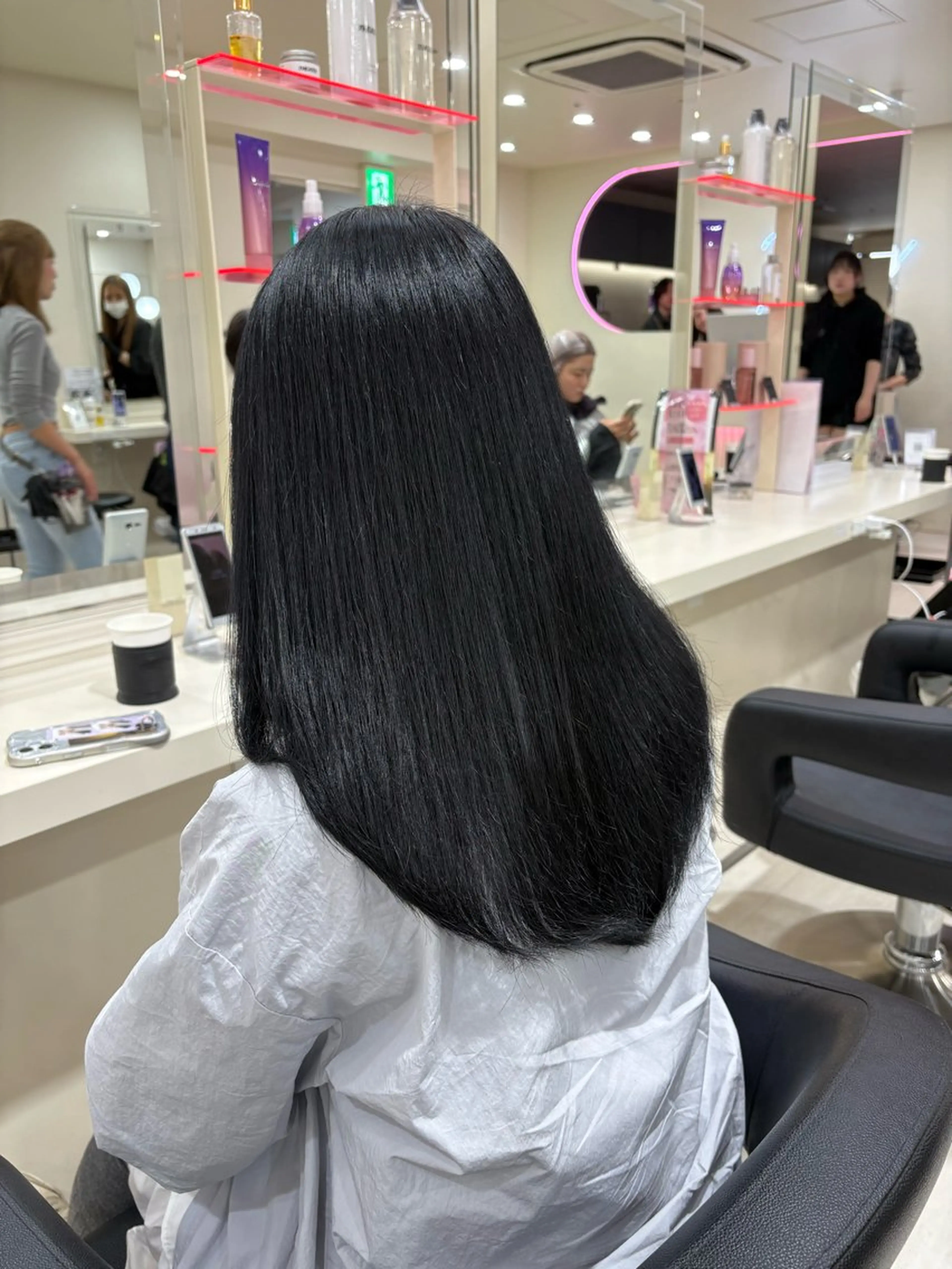 カラー 黒髪 ブルーカラー ブルーブラック ヘアカラー トリートメント 💎寒色💎 HARUKAのヘアスタイル