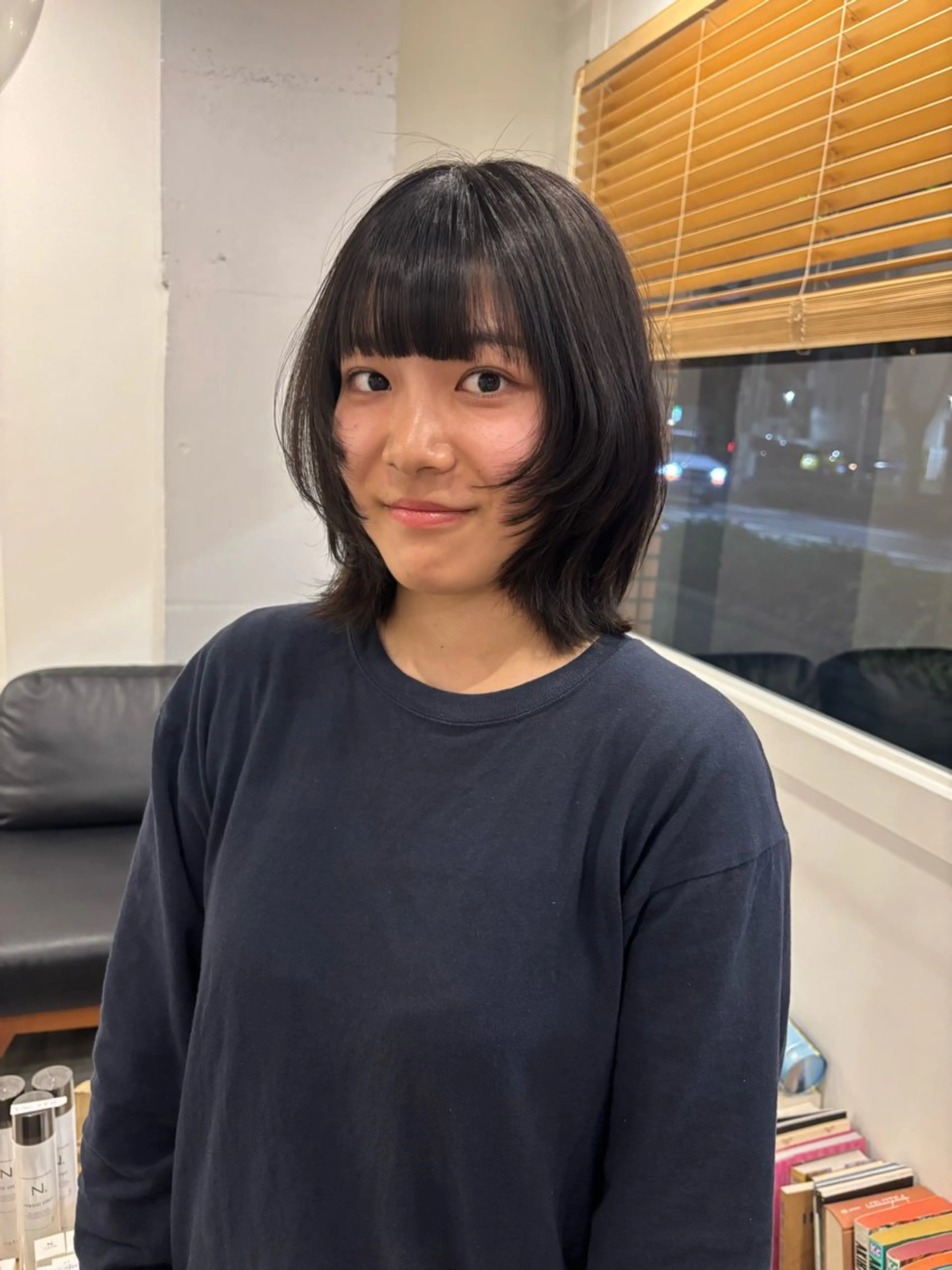 ミディアム 熊取谷 茉那のヘアスタイル