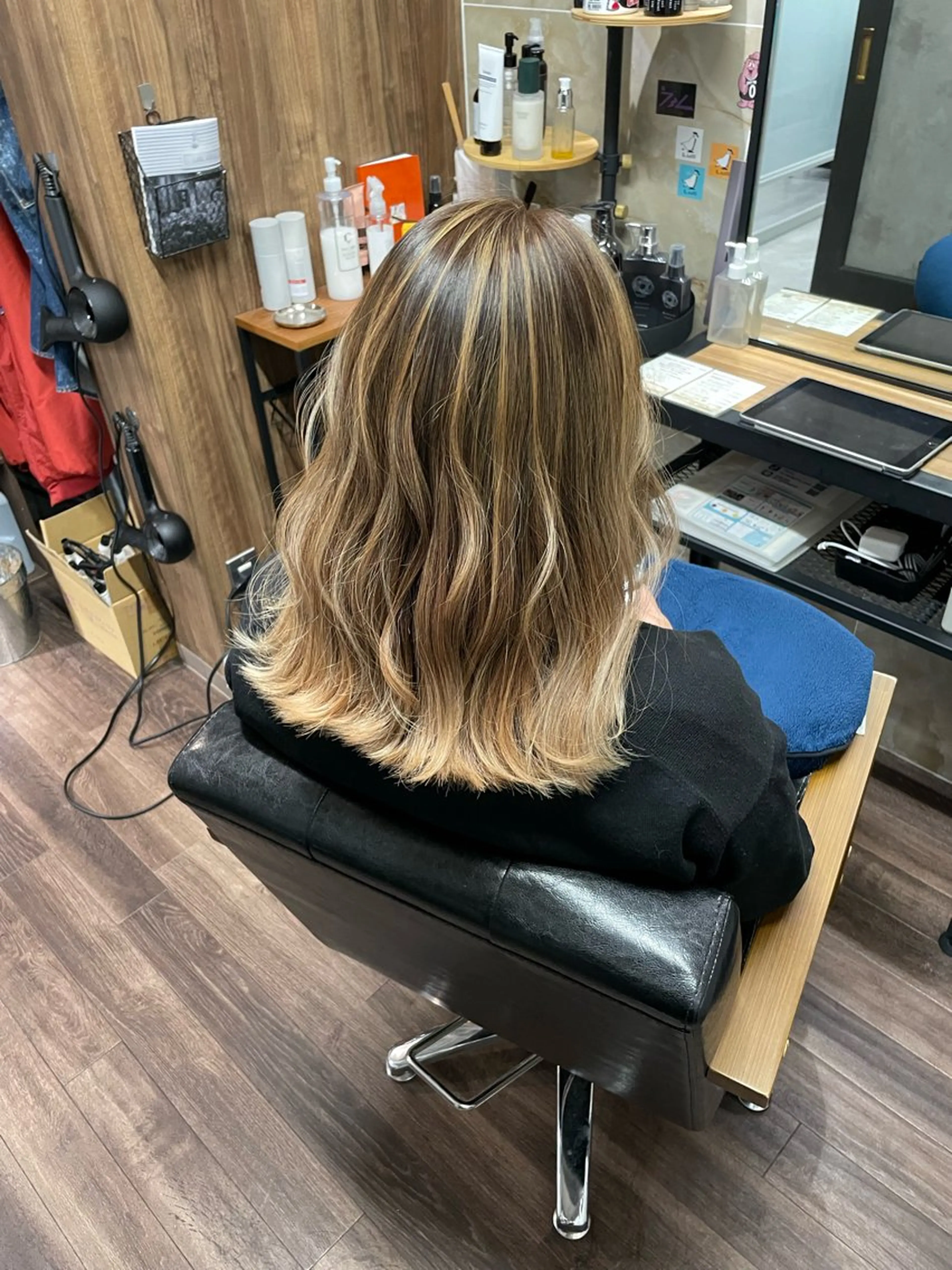 セミロング ヘアカラー トリートメント Lull1人美容室 バレイヤージュのヘアスタイル