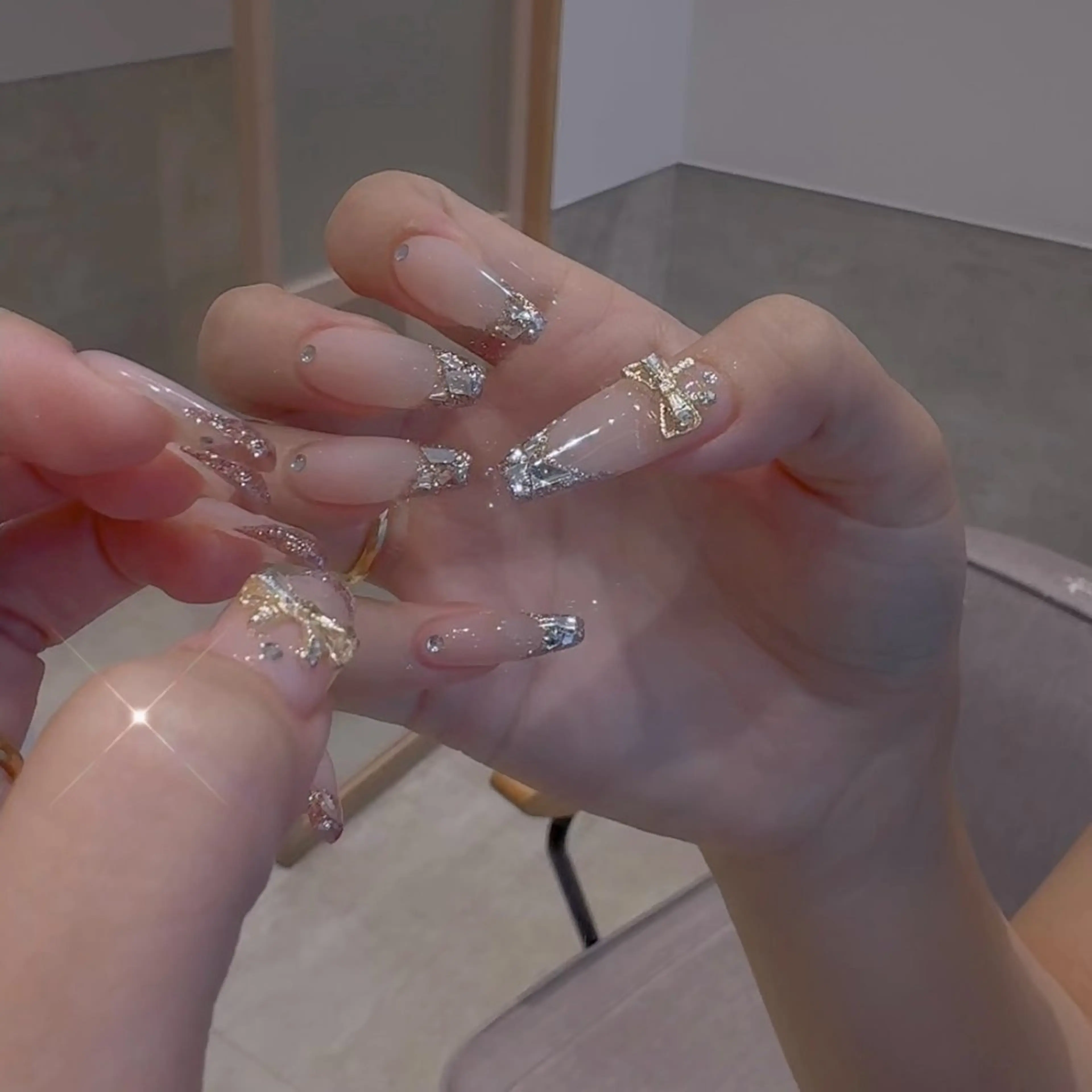 ネイル フレンチネイル ガラスフレンチ ゴールド ピンク ハンドネイル ୨୧ ayakaのネイルデザイン