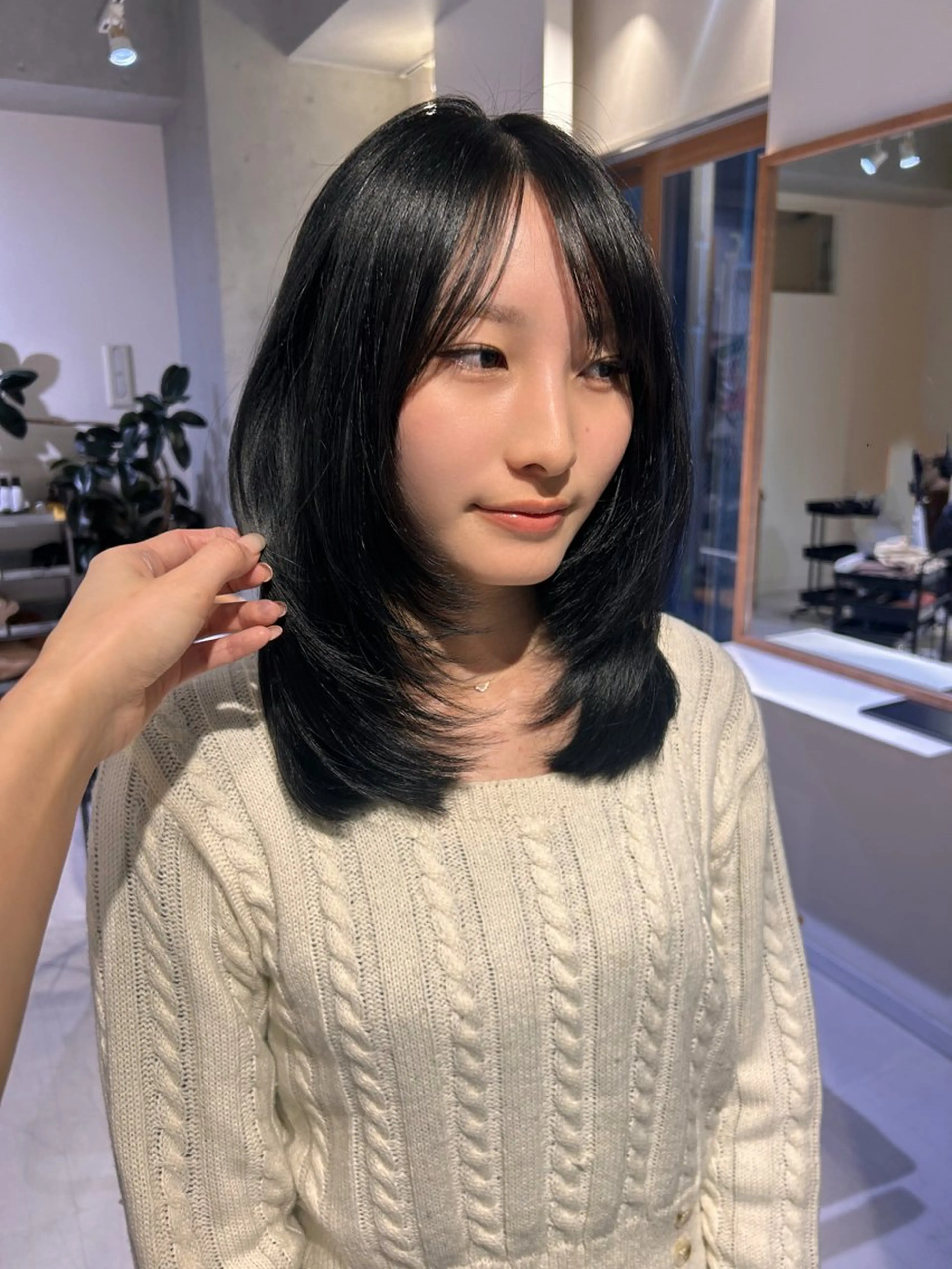 ミディアム 顔周りカット レイヤーカット カット ヘアカラー トリートメント レイヤーカット/ツヤ 縮毛矯正/アチワのヘアスタイル