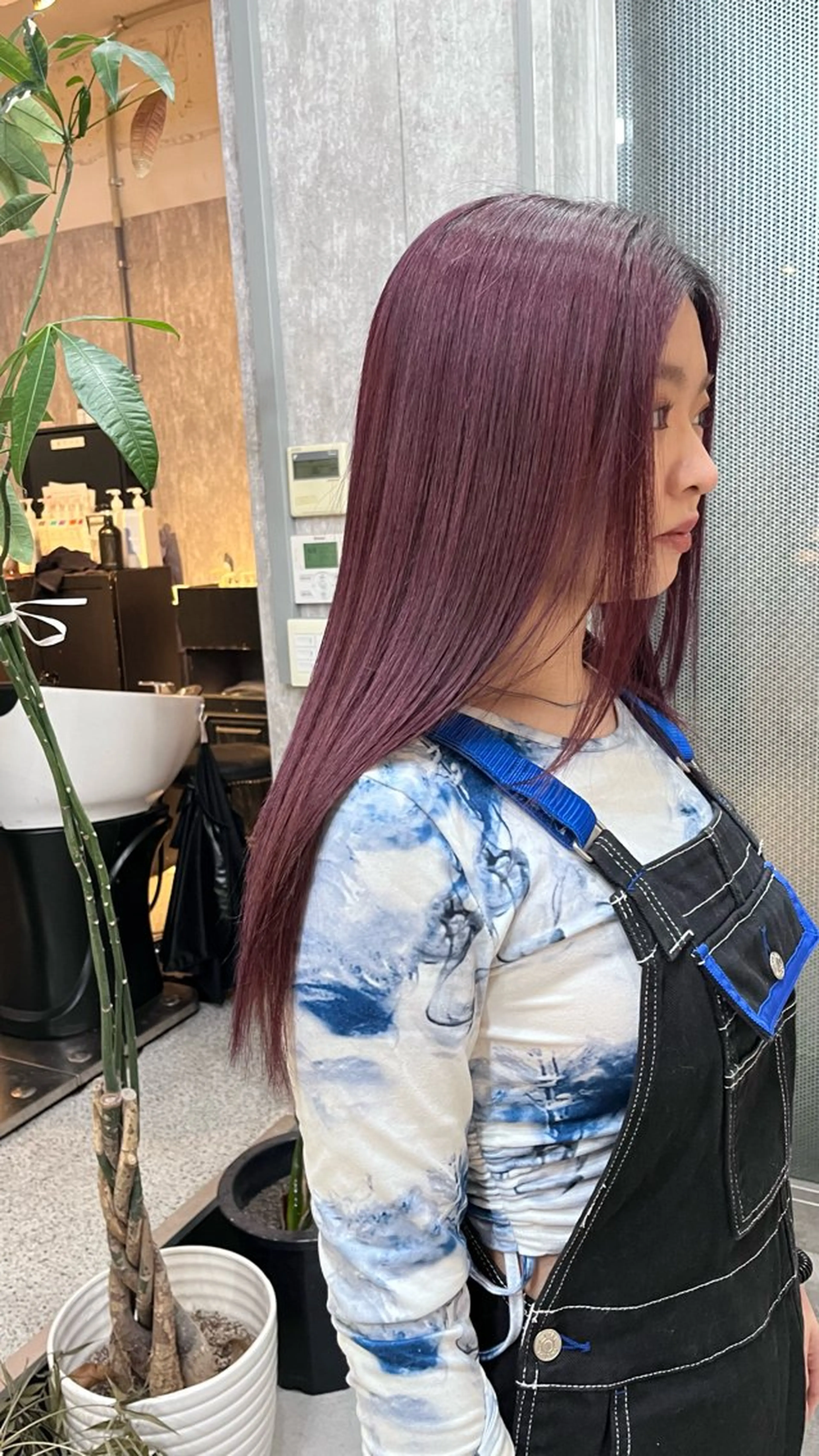 セミロング パープルカラー tidehair所属・tidehair こうき Wカラーのヘアスタイル