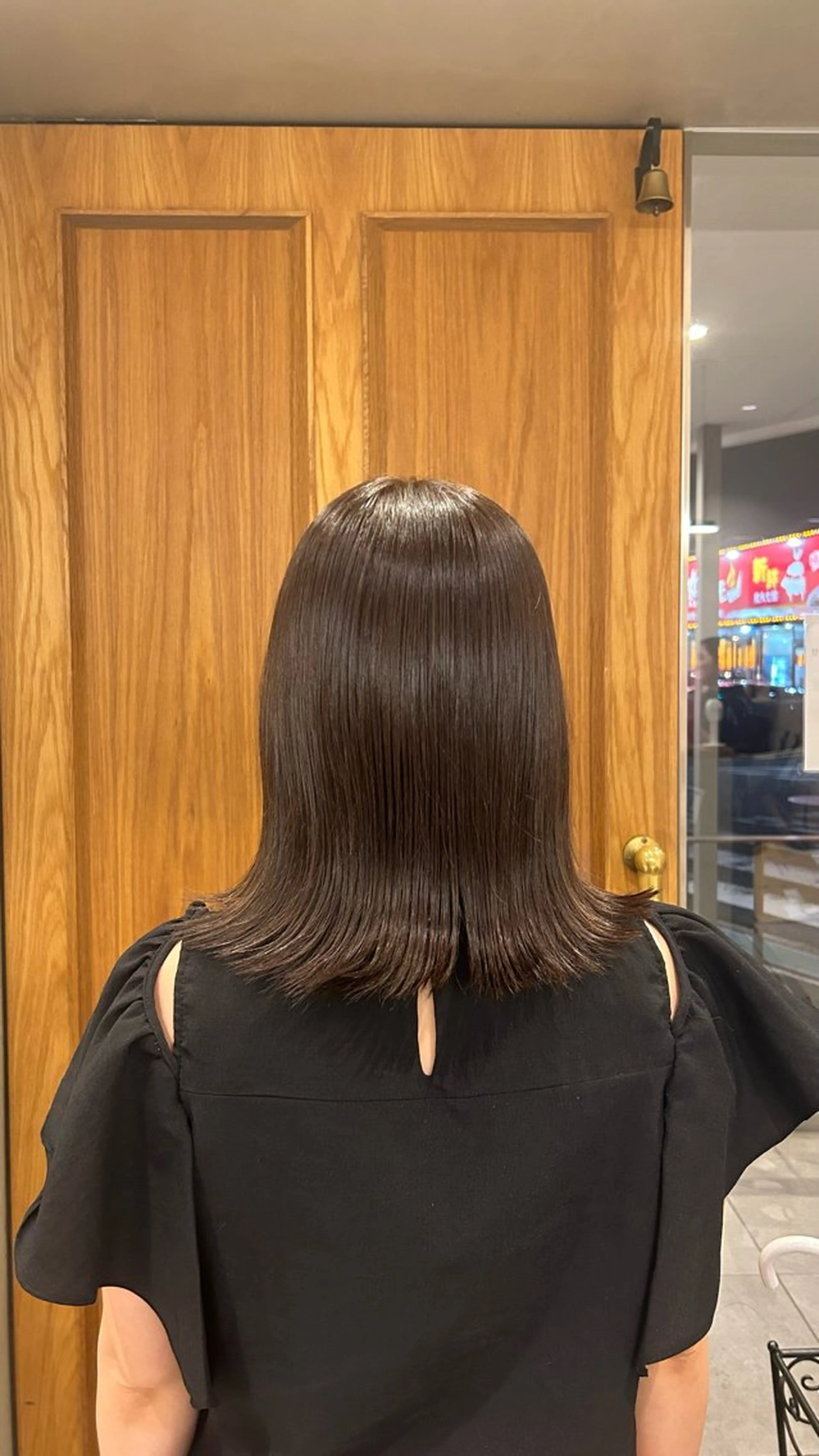 セミロング AILERON 持倉のヘアスタイル