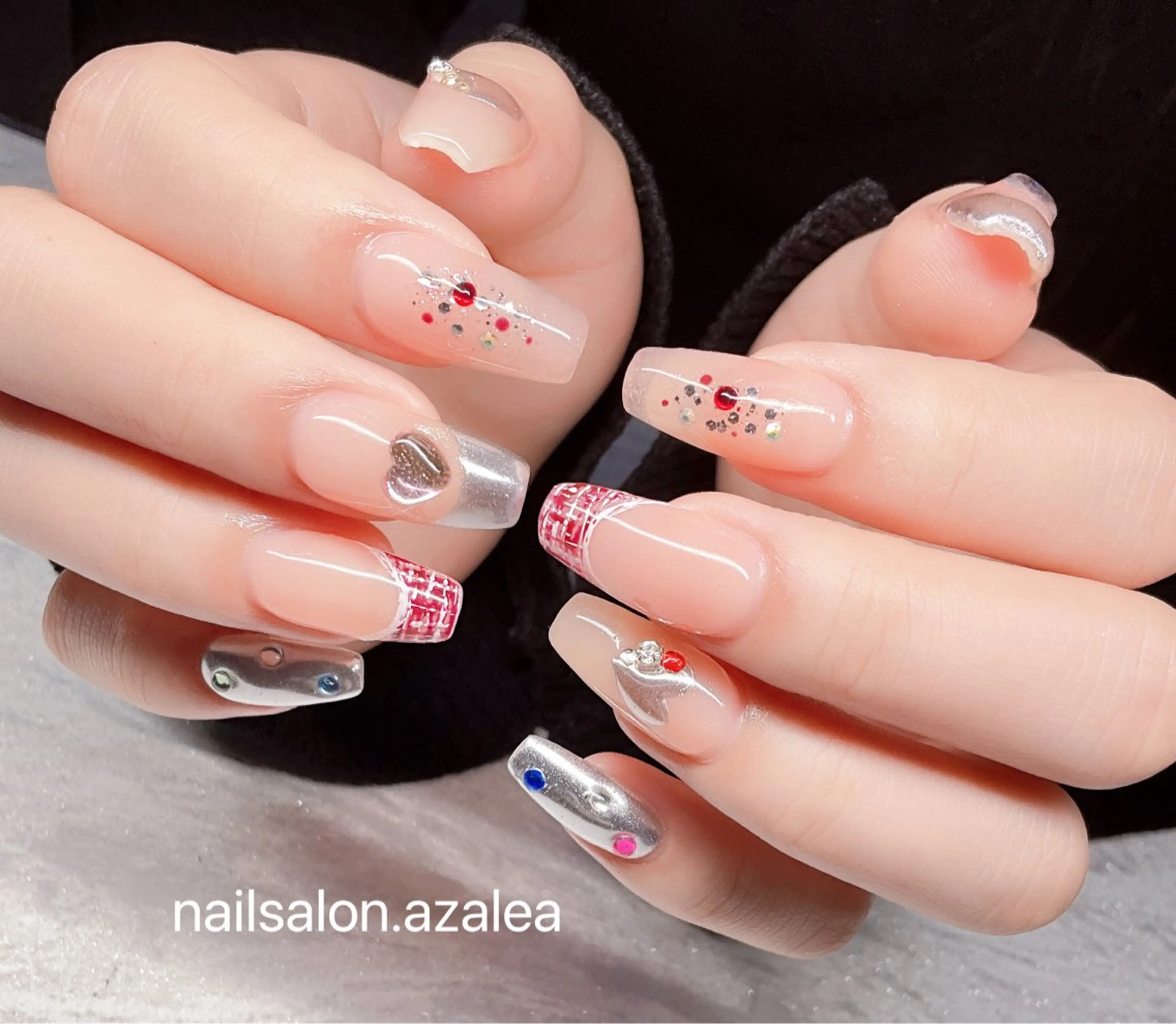 ネイル R inのネイルデザイン