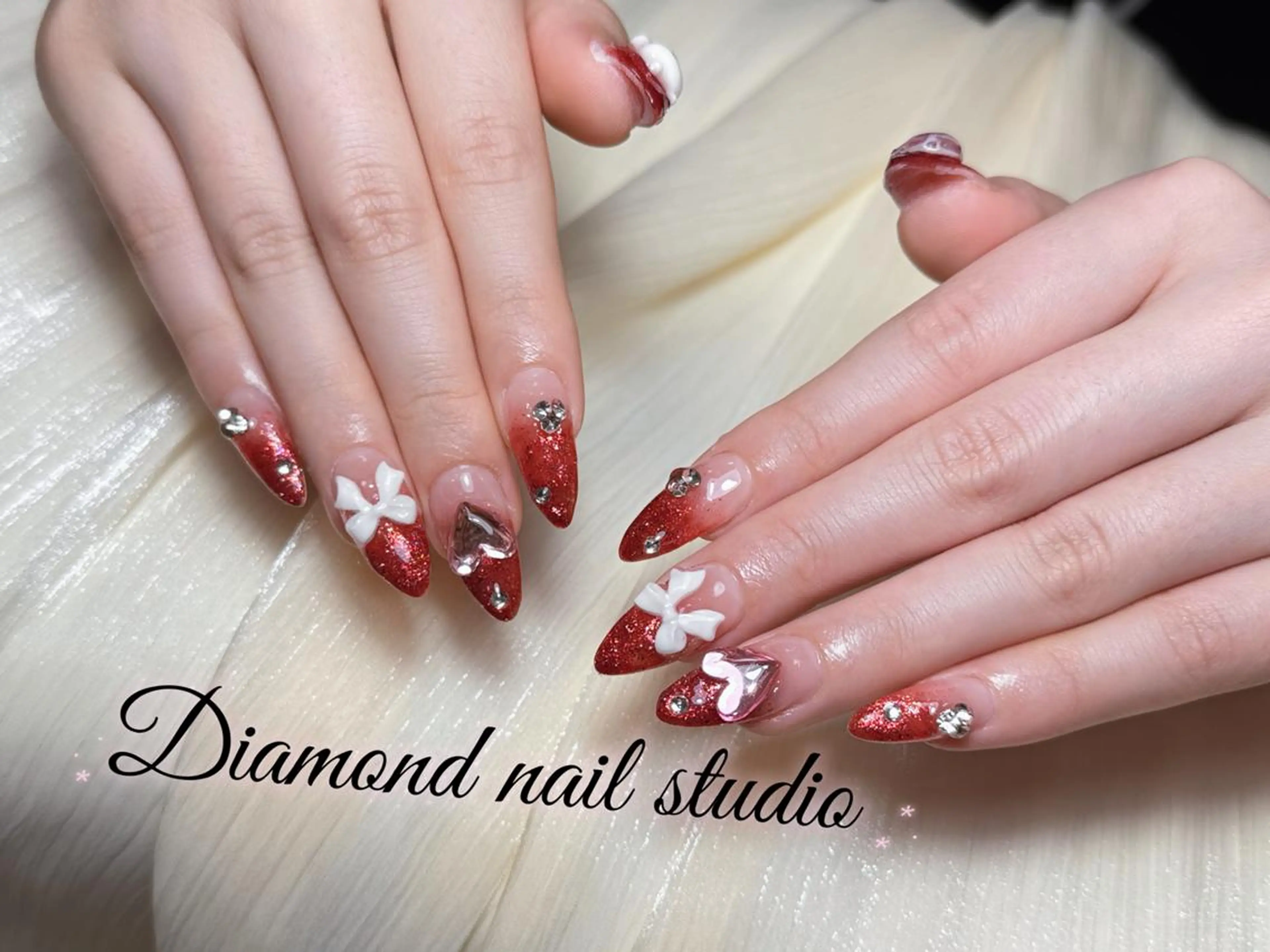 ネイル アートネイル オーロラネイル ガーリー キラキラネイル マグネットネイル ハンドネイル ハンドケア Plenty AYU💜のネイルデザイン