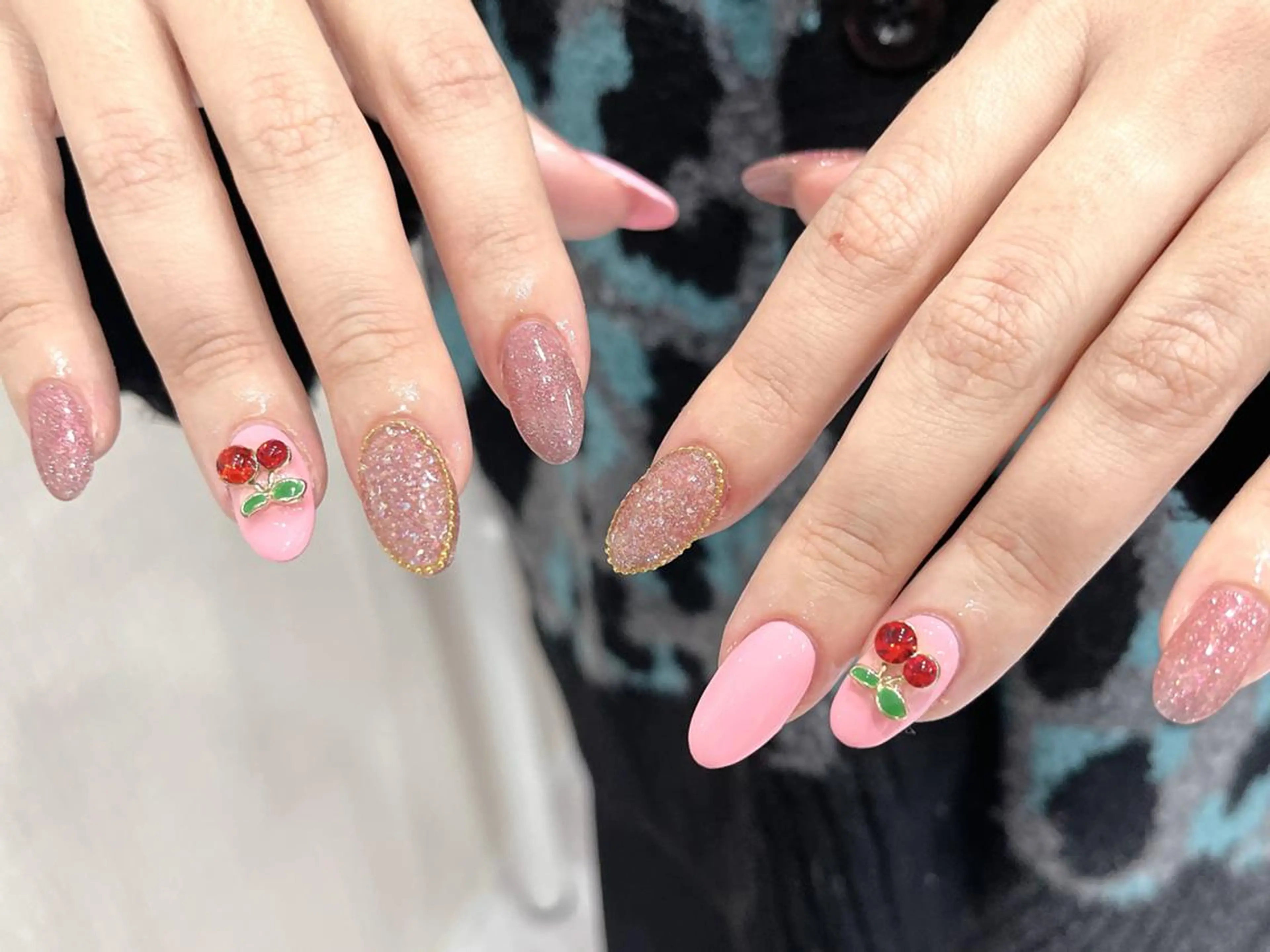 ネイル アートネイル 持ち込み Rainrain💧 パーツ豊富、やり放題のネイルデザイン