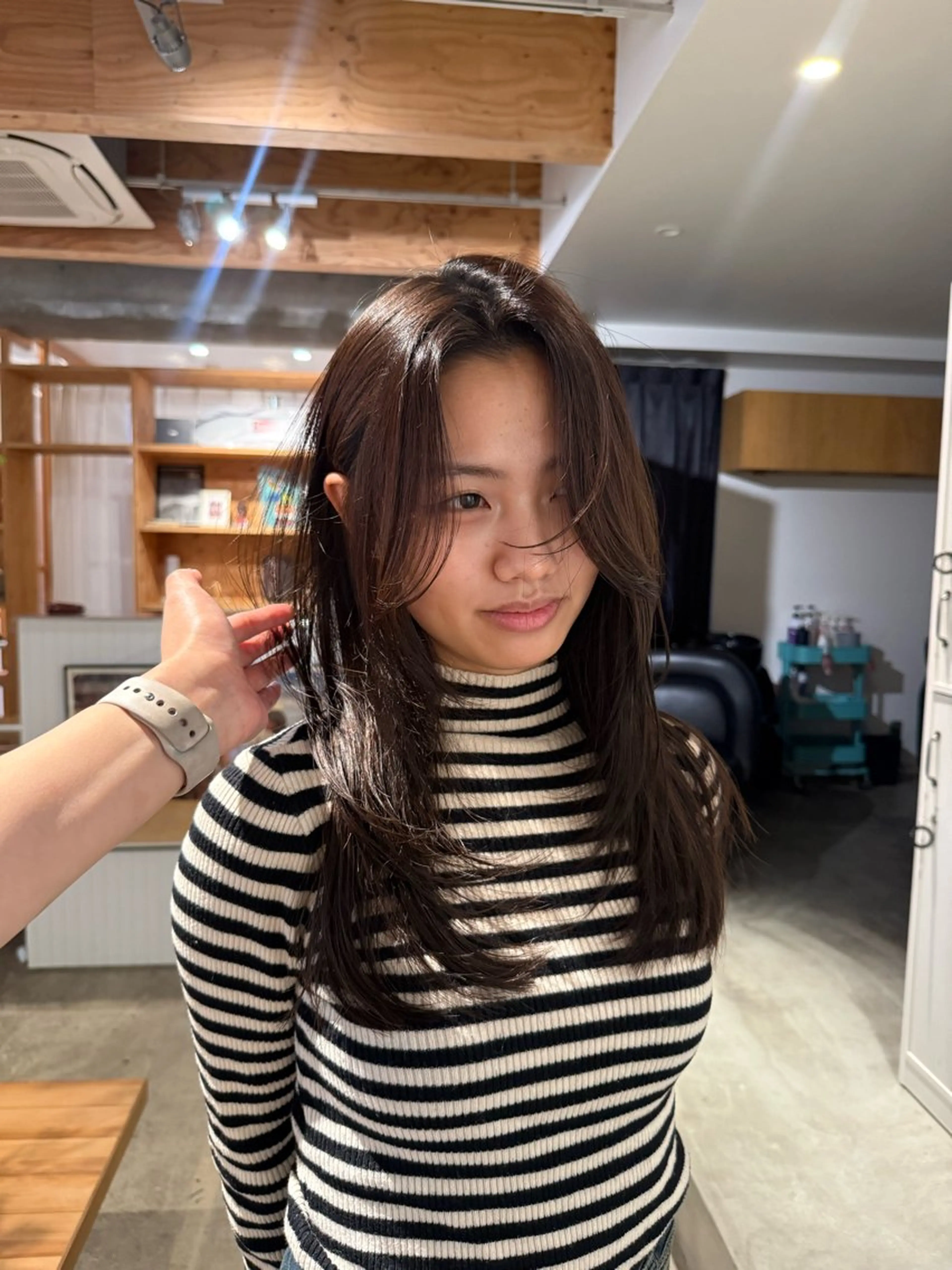 ロング 近藤 歌留多のヘアスタイル