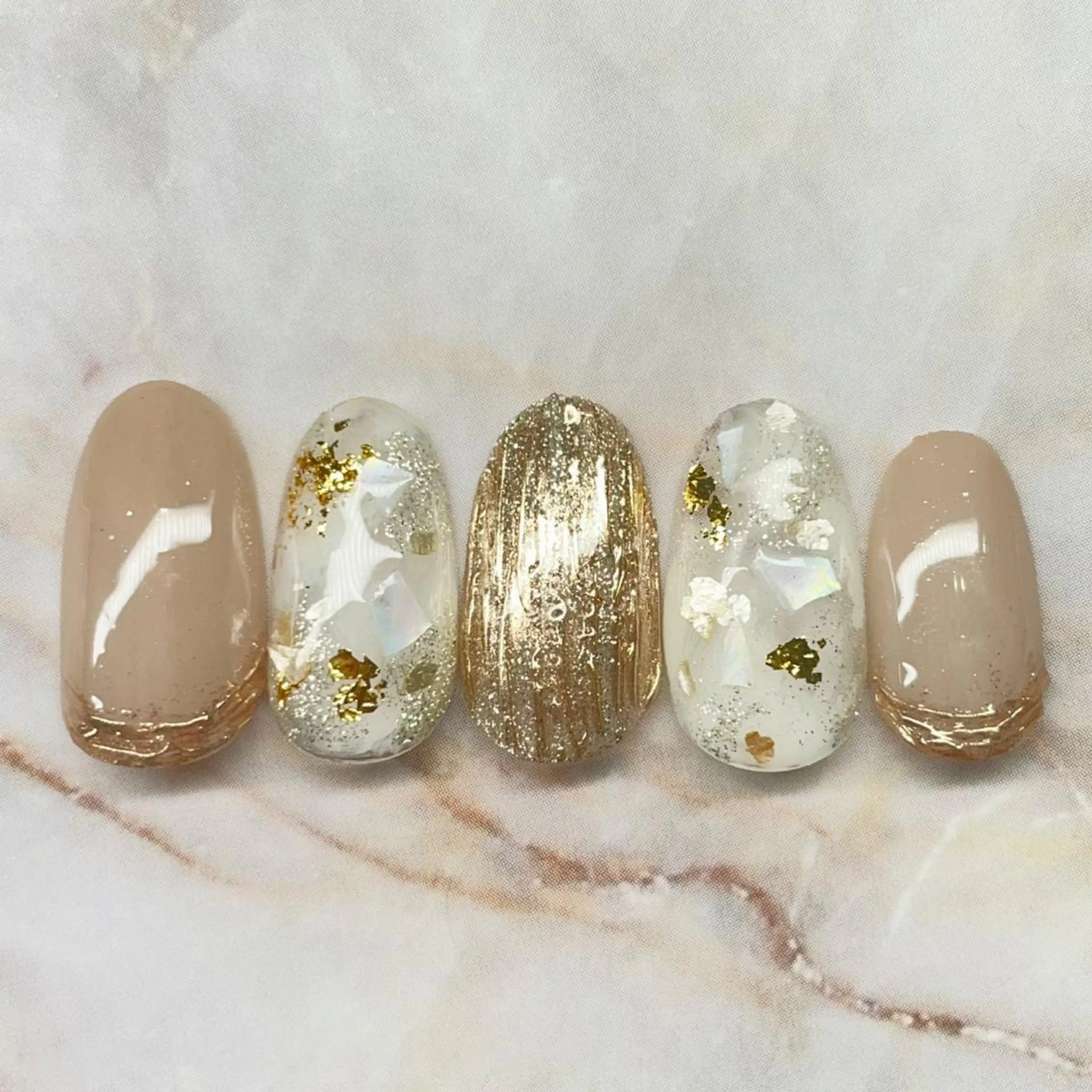 ミディアム Lety total beautyのネイルデザイン