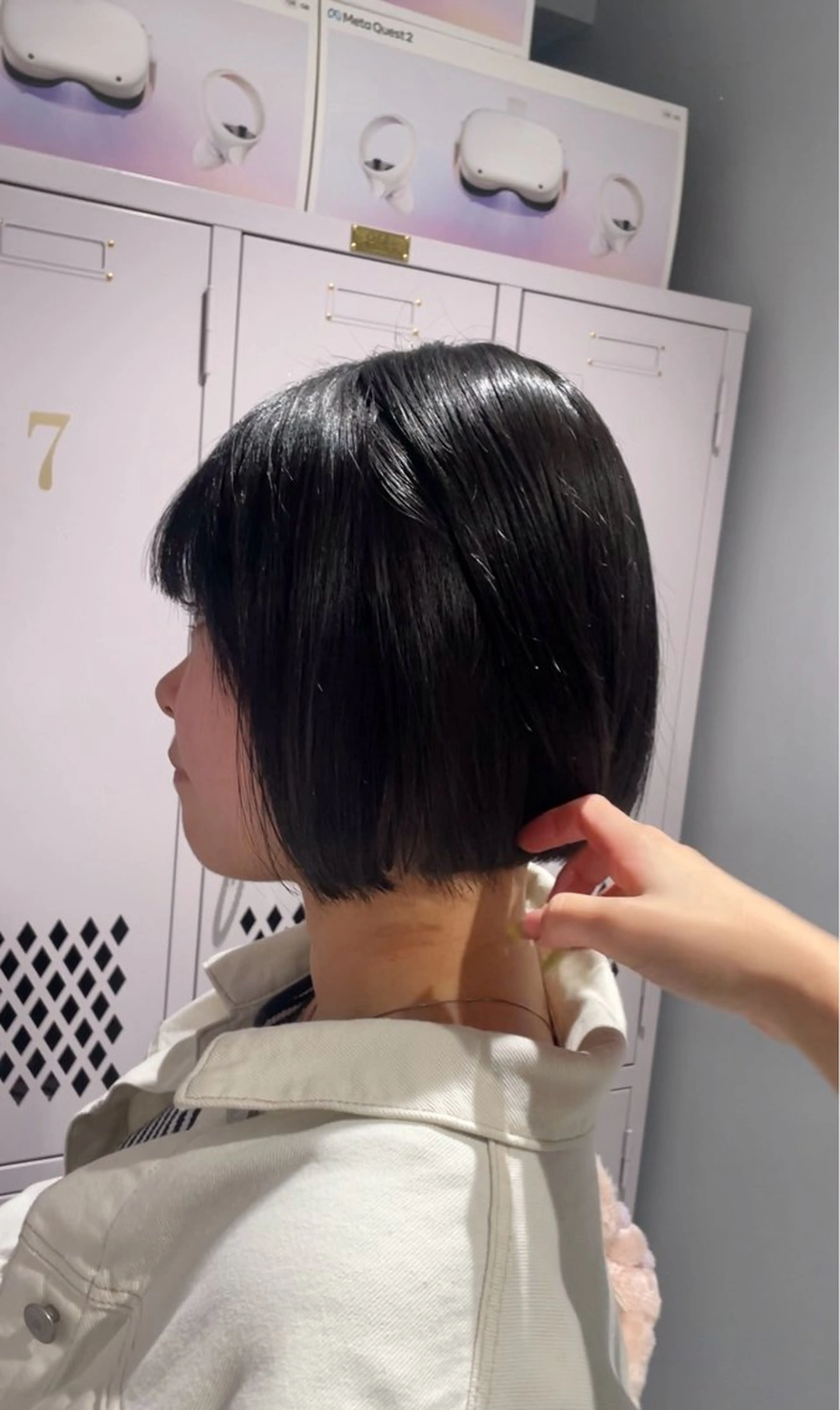ショート ボブ 菜々🫧新宿 透明感ケアブリーチのヘアスタイル