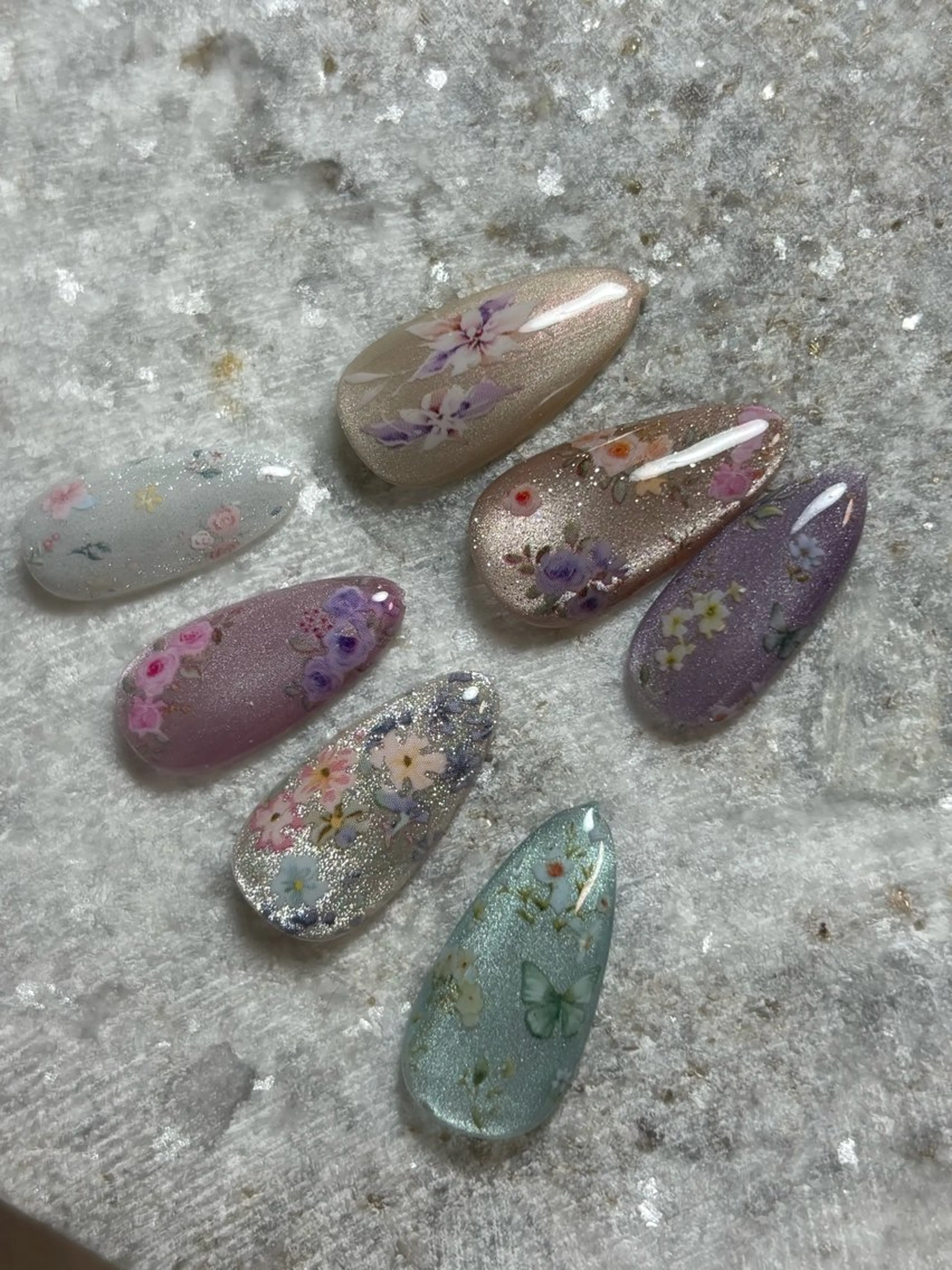 ネイル マグネットネイル ハンドネイル 三本 綾奈のネイルデザイン