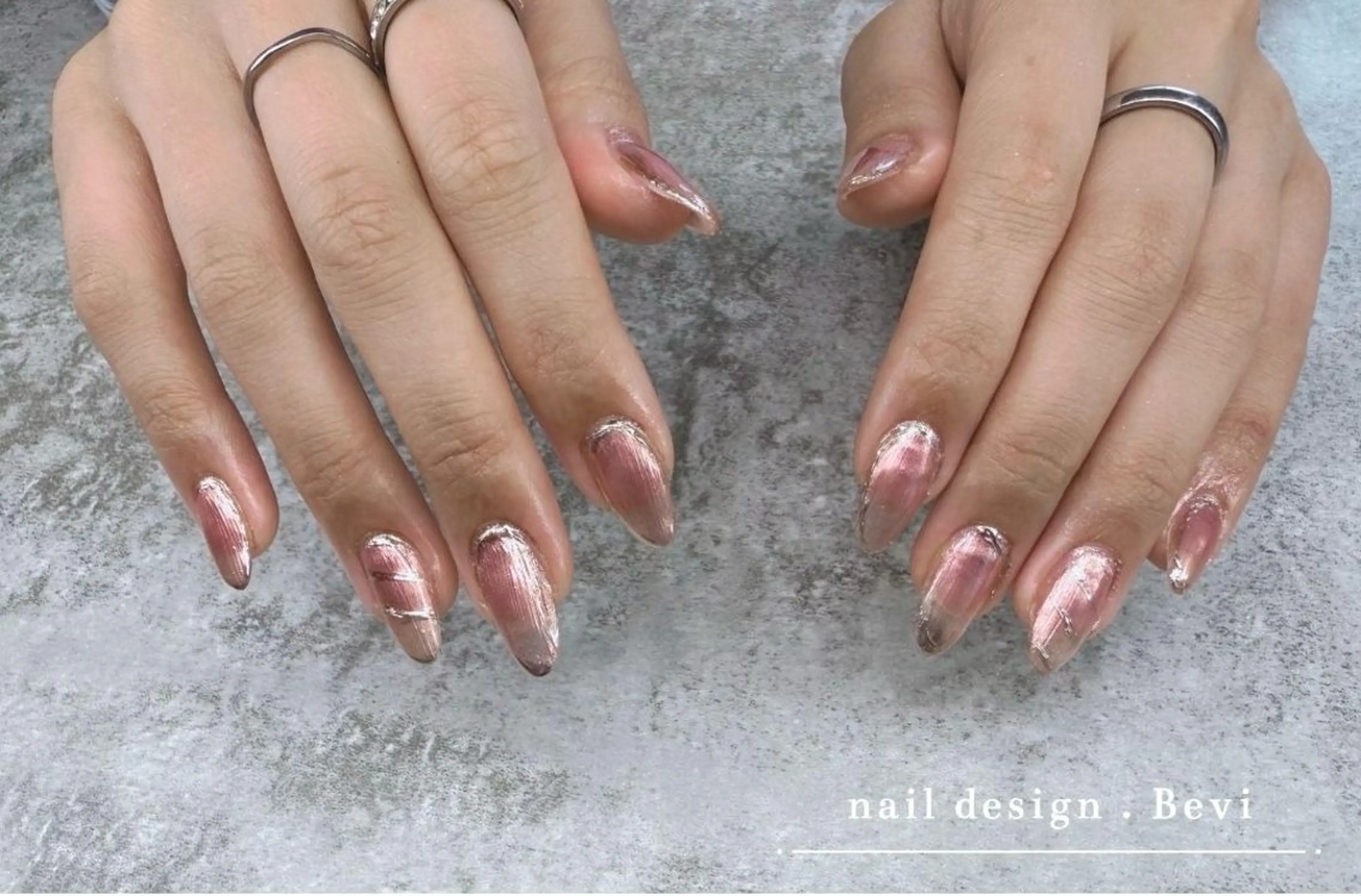 ネイル オーロラネイル クリアネイル フラッシュネイル フラッシュマグ フットネイル Bevi salonのその他イメージ