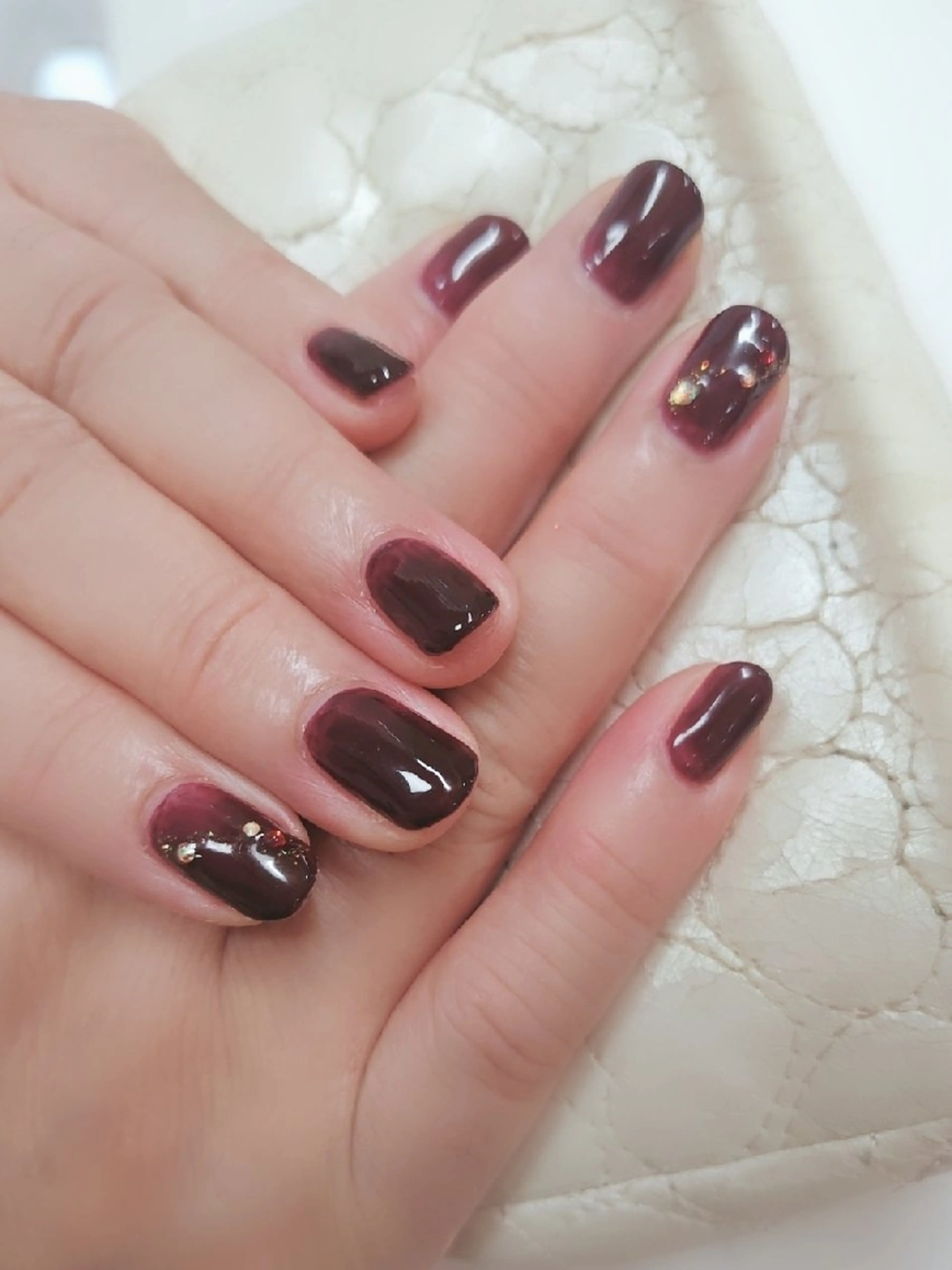 ネイル アートネイル ボルドー ワンカラーネイル ハンドネイル 黒浜 ちなみのネイルデザイン