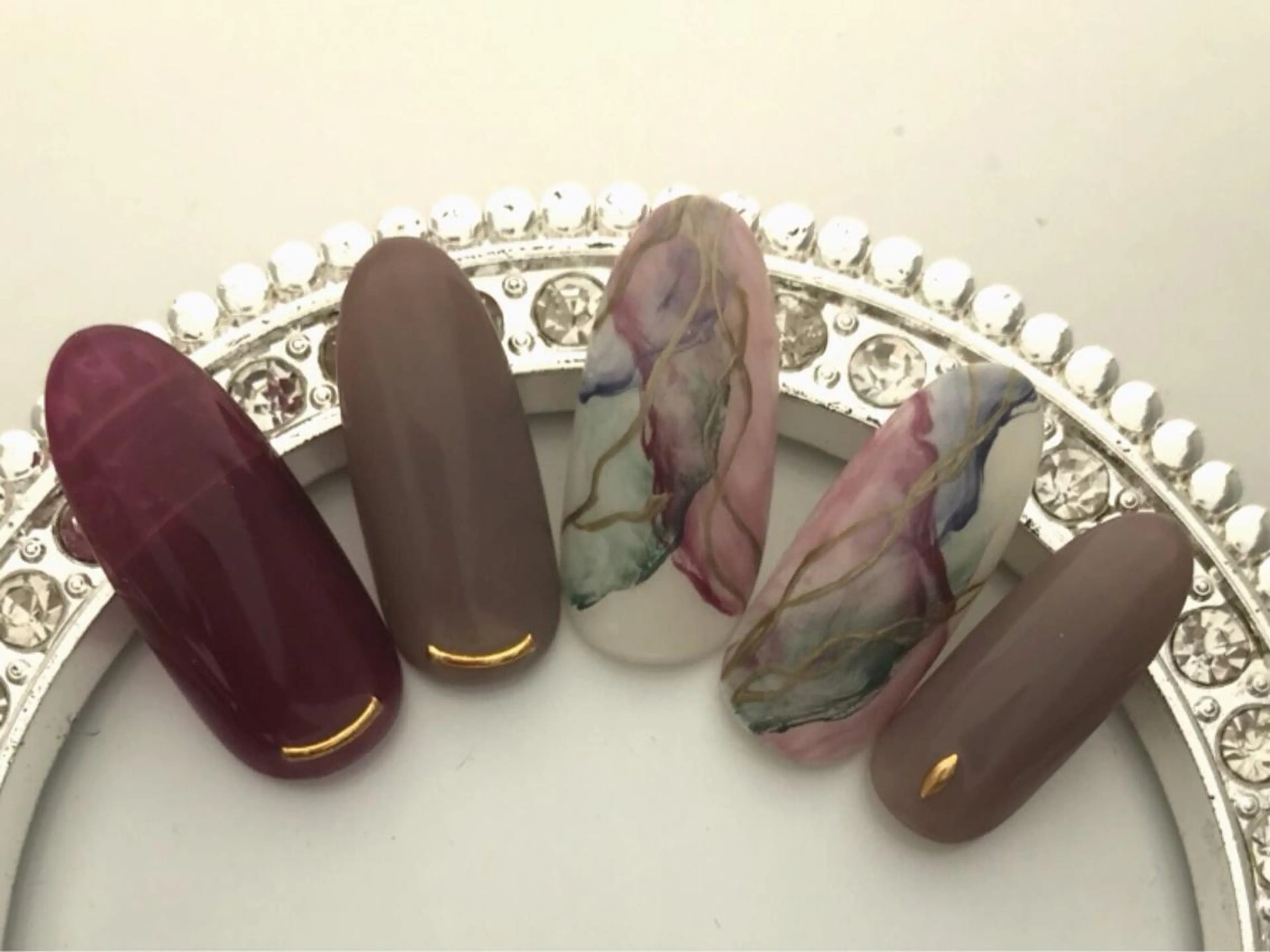 ネイル ストーンネイル Verest 西荻窪のネイルデザイン