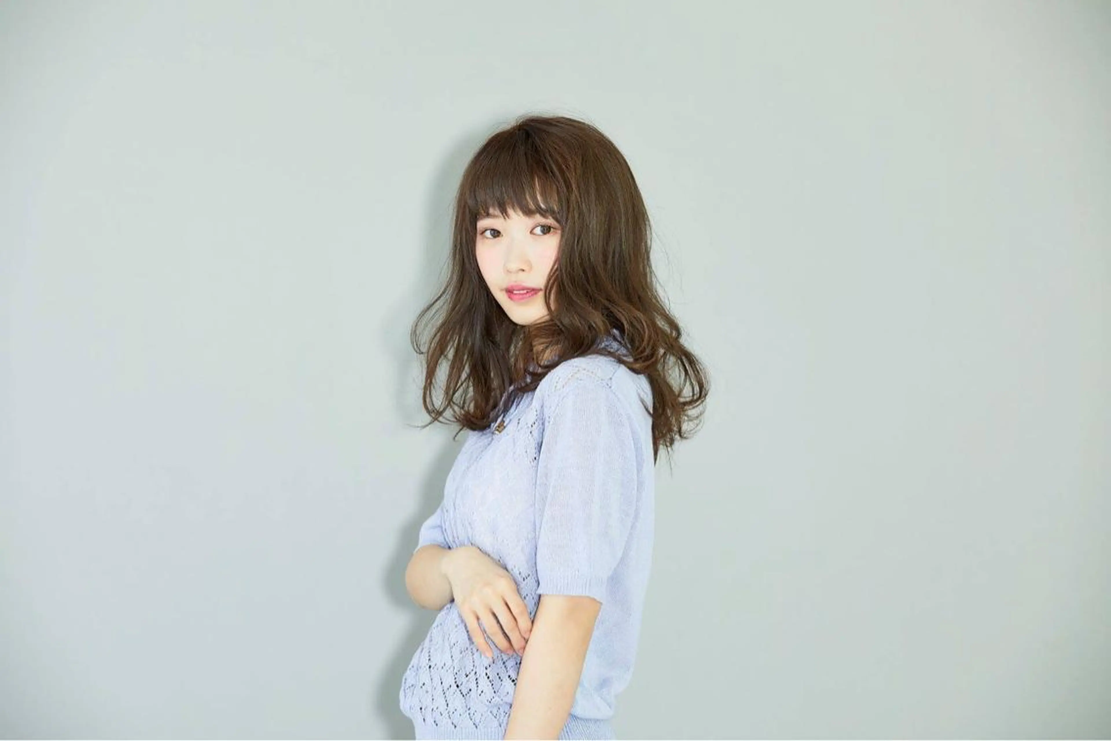 ミディアム カラー グレージュ 【似合わせカット】 松尾一気のヘアスタイル