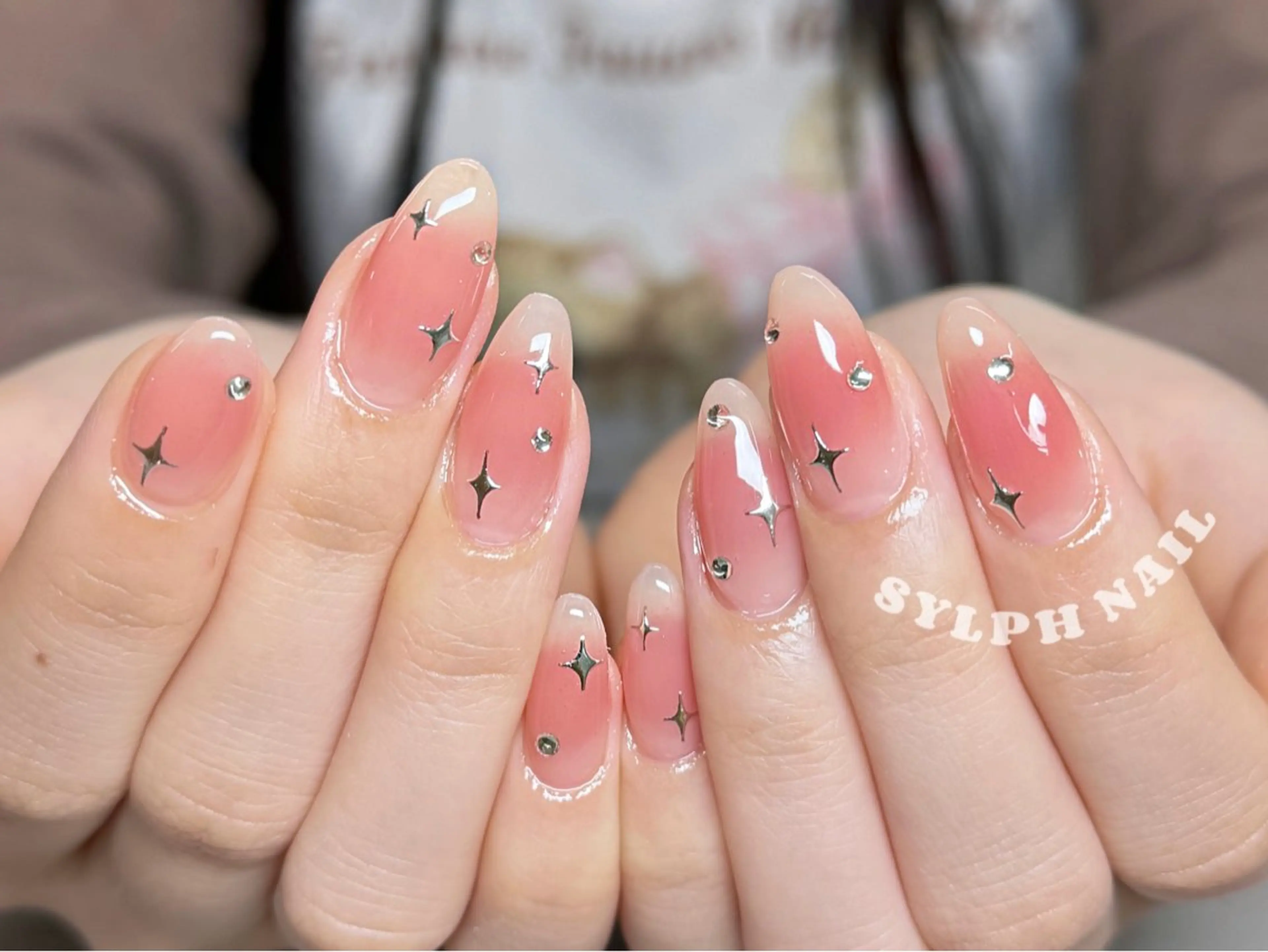 ネイル オーロラネイル 長さ出し フレンチネイル ジェルネイル ガラスフレンチ ハンドネイル Rela・S NAILのネイルデザイン