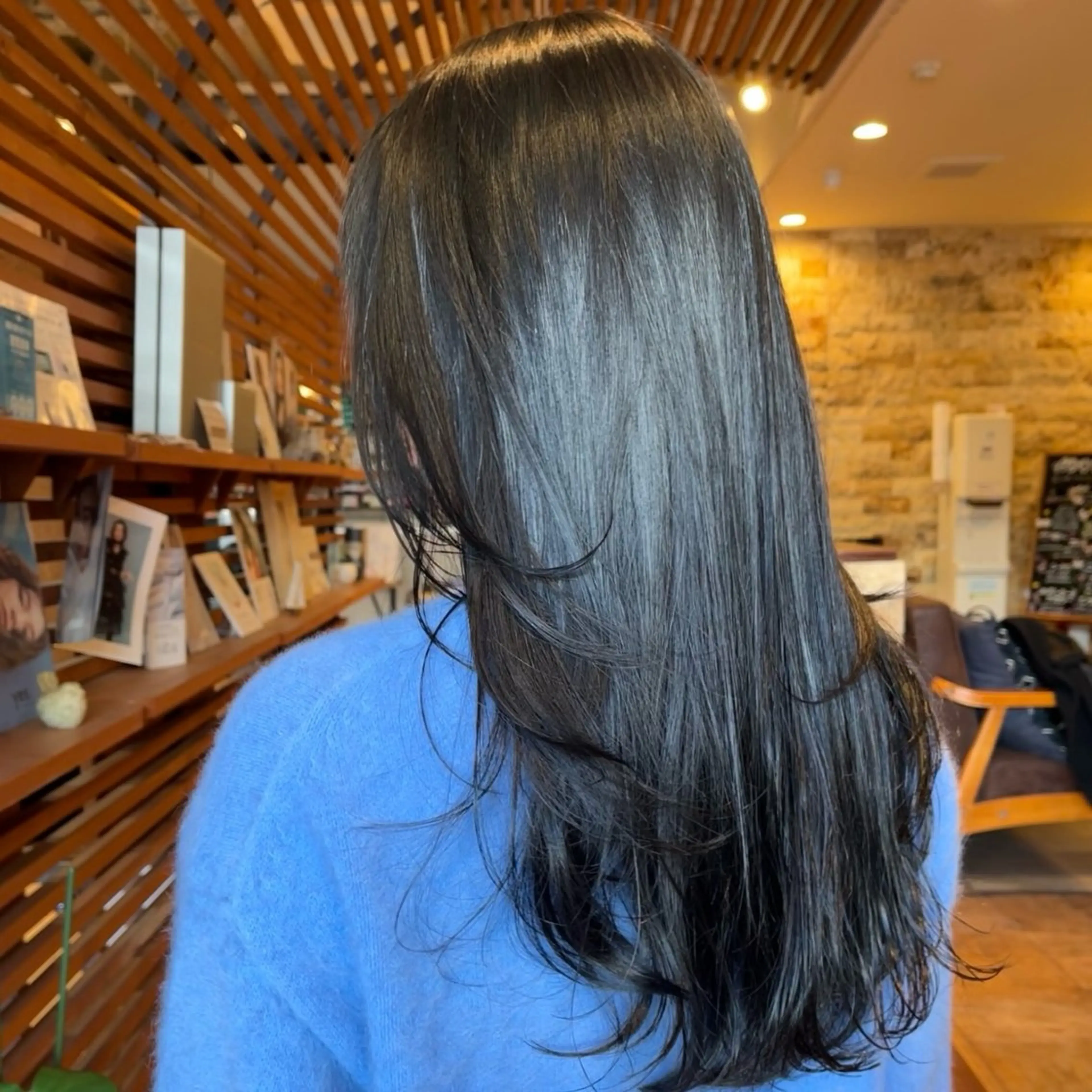 ロング たおちゃん／レイヤー ／透明感カラーのヘアスタイル