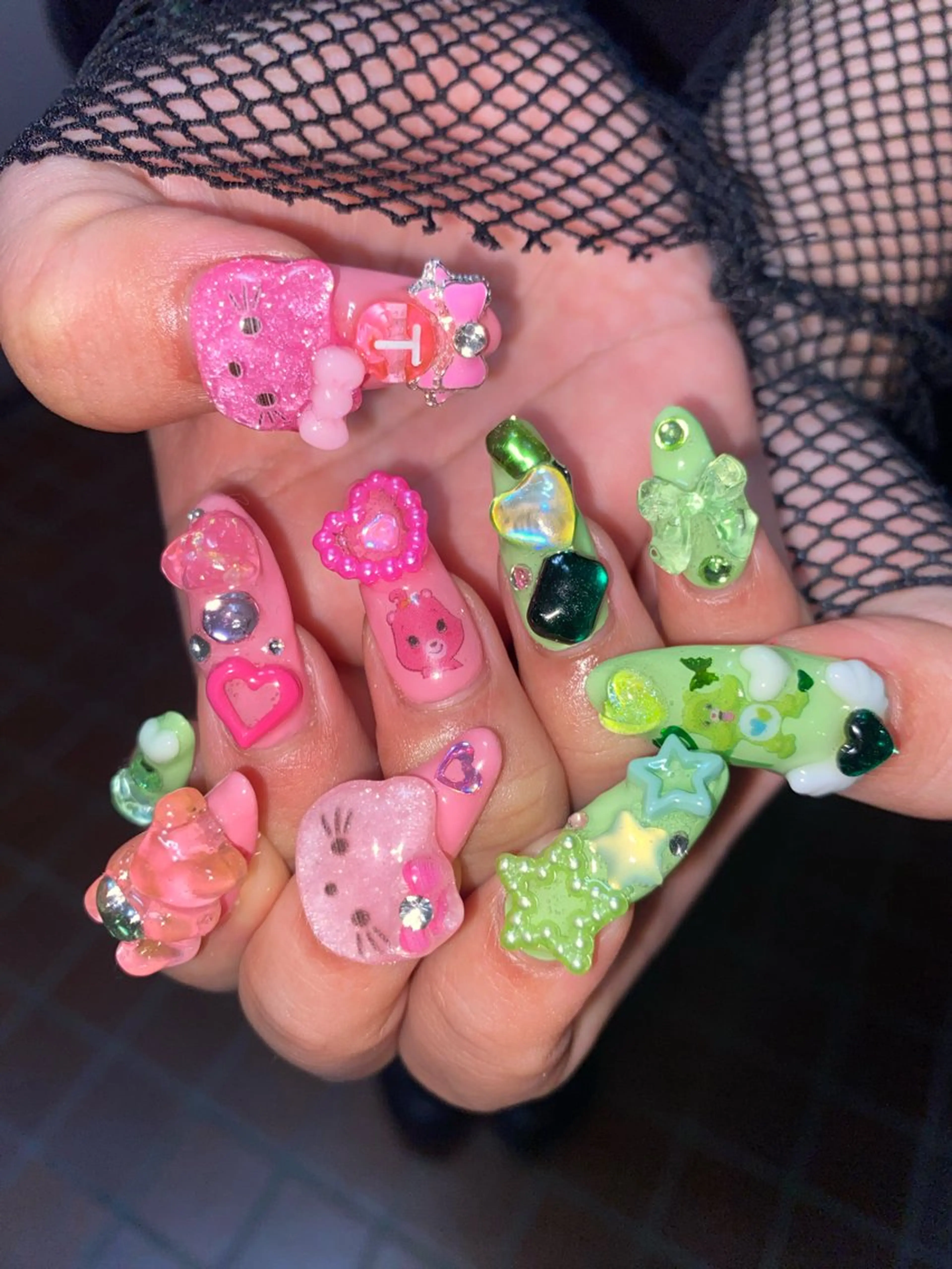 ネイル 個性派🌺推しネイル 💅💞hota🐇のネイルデザイン
