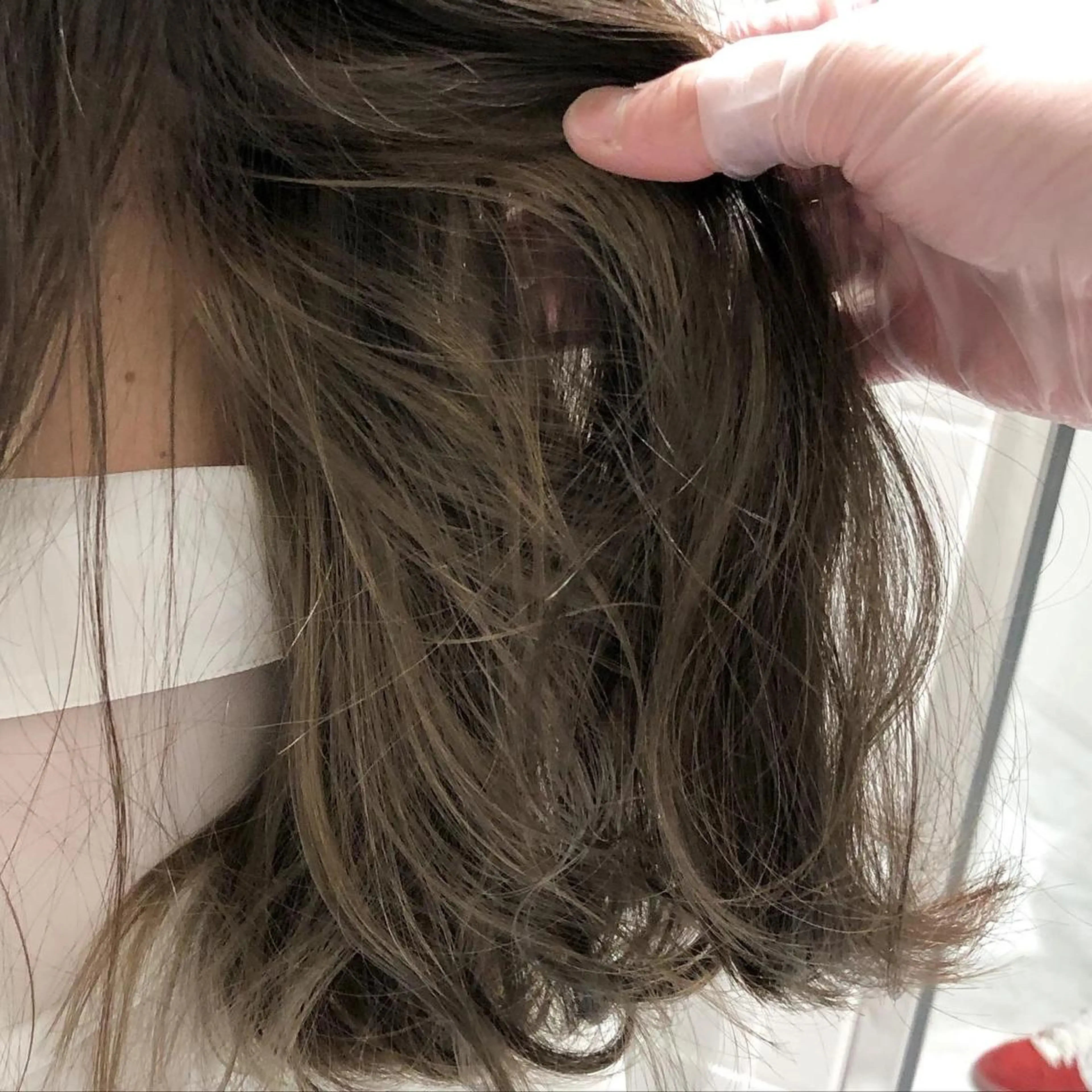 セミロング カラー レイヤーカット 透明感カラーのヘアスタイル