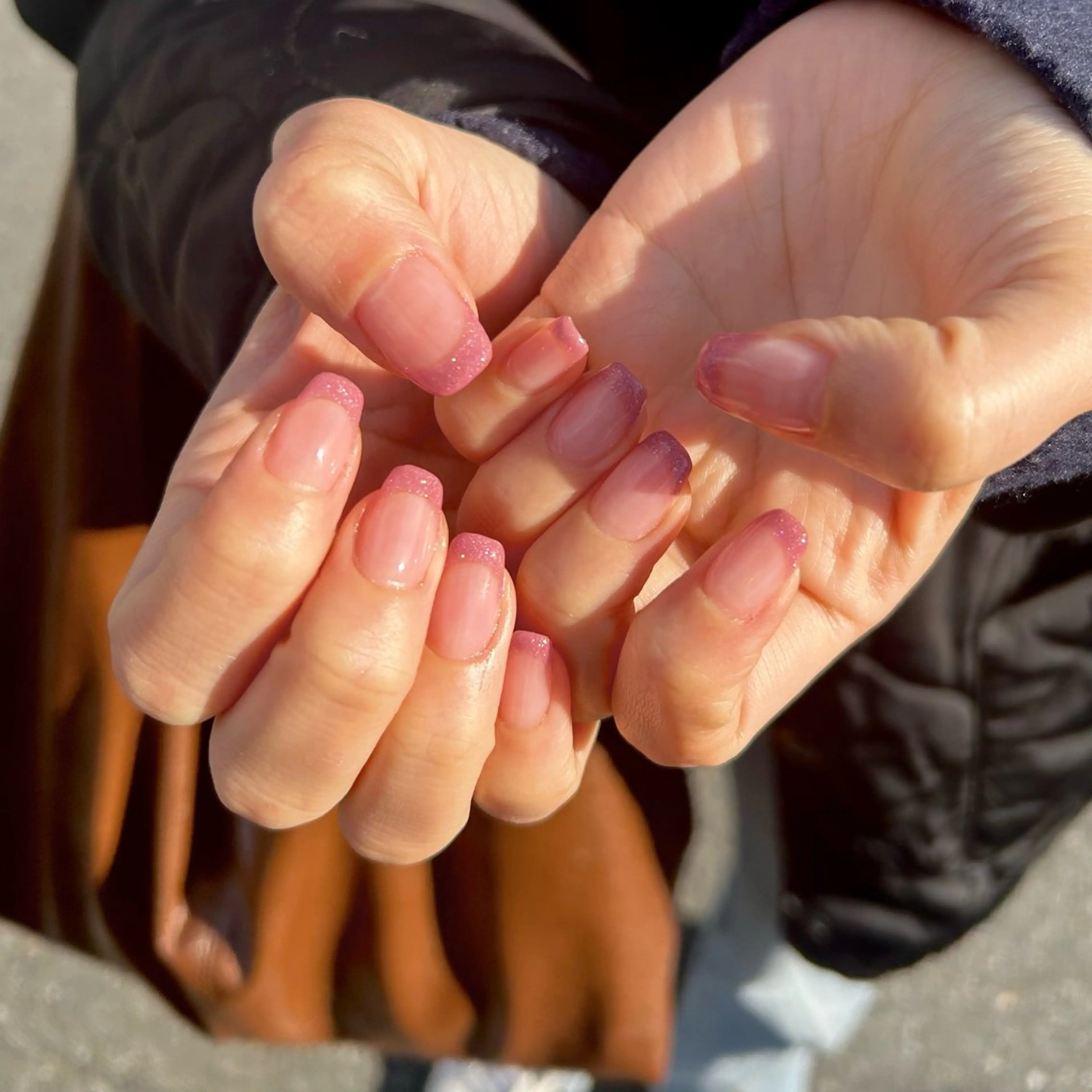 ネイル フレンチネイル ラメ(グリッター) ショコラ 【hachi🌿】のネイルデザイン