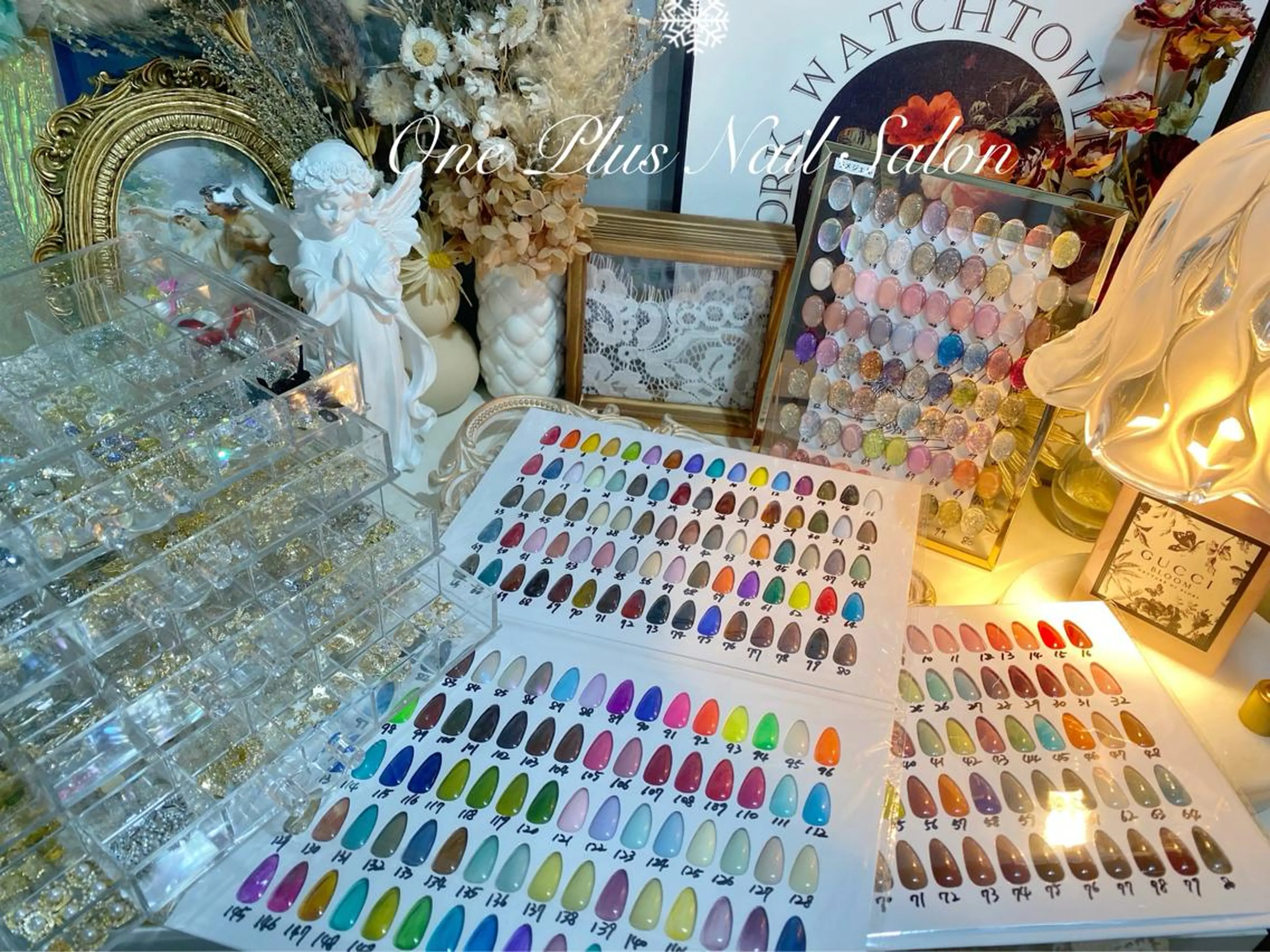 ロング カラー ネイル One Plus Nail Salonのネイルデザイン
