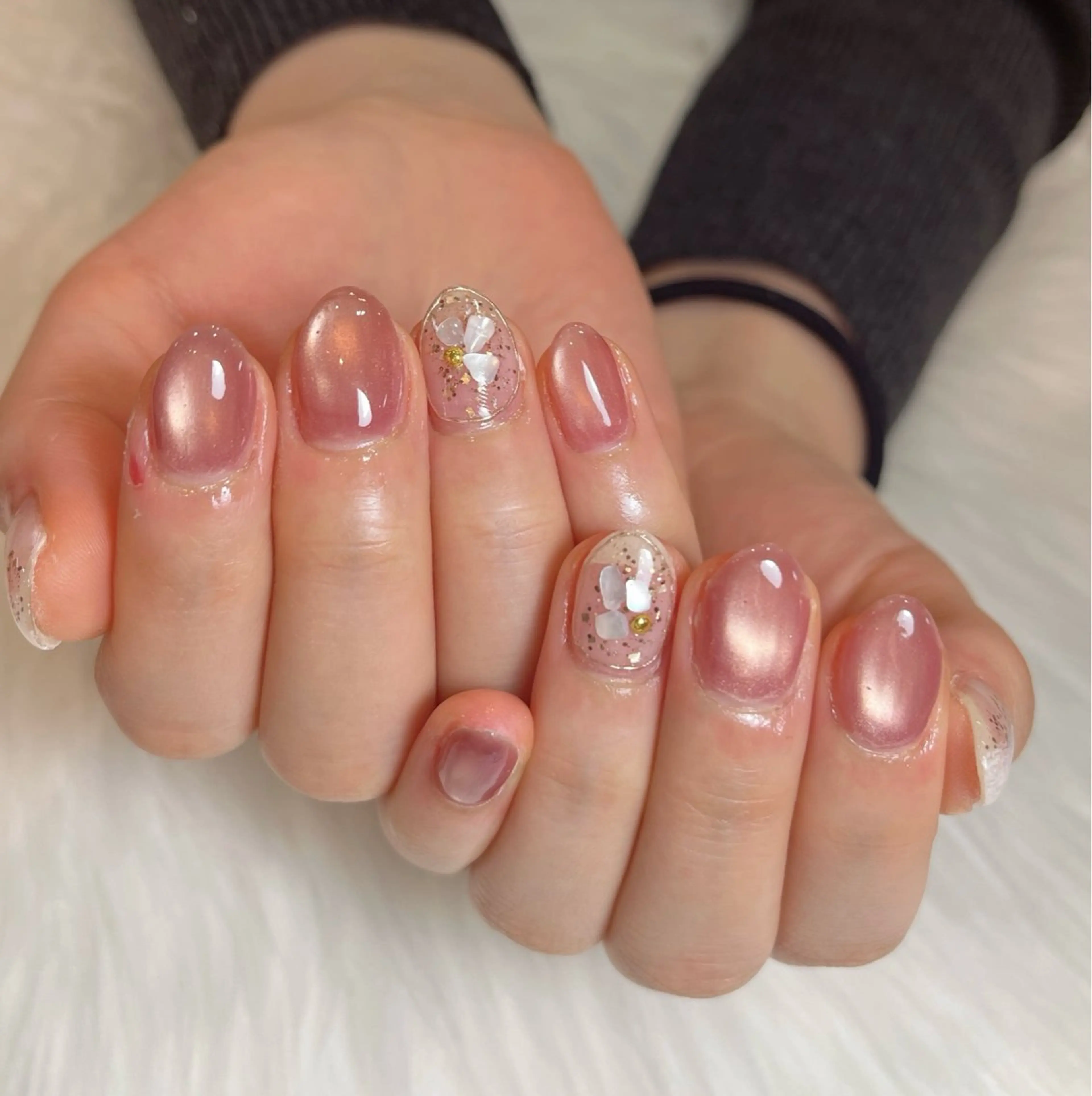 ネイル アートネイル ボルドー チークネイル フラッシュネイル キラキラネイル ハンドネイル Floria ユイのネイルデザイン