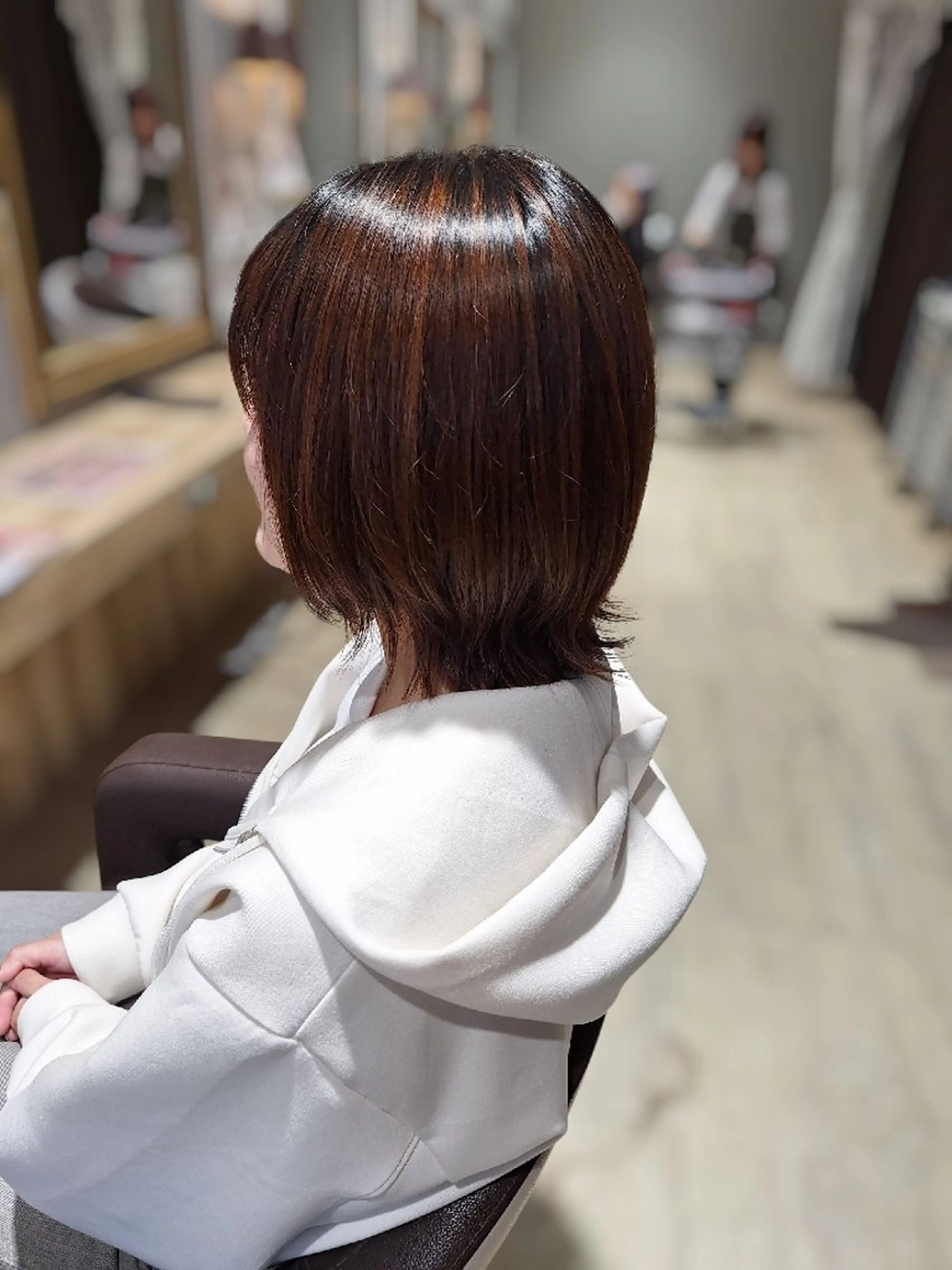 ミディアム くびれヘア アクイール 前田 千晶のヘアスタイル