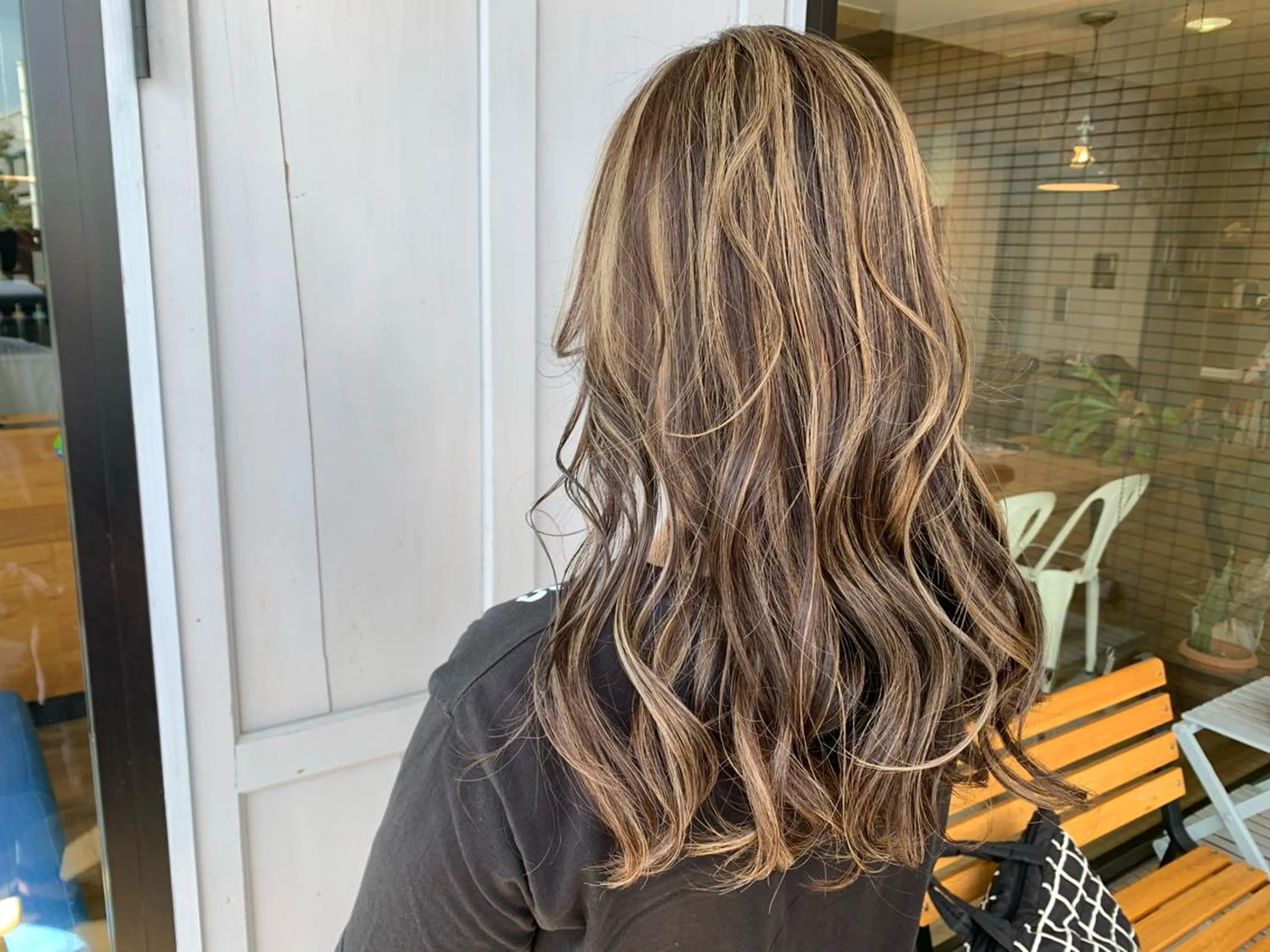 ロング カラー ベージュカラー ハイライトカラー ハイライト ヘアカラー トリートメント ツキダテ ユイのヘアスタイル