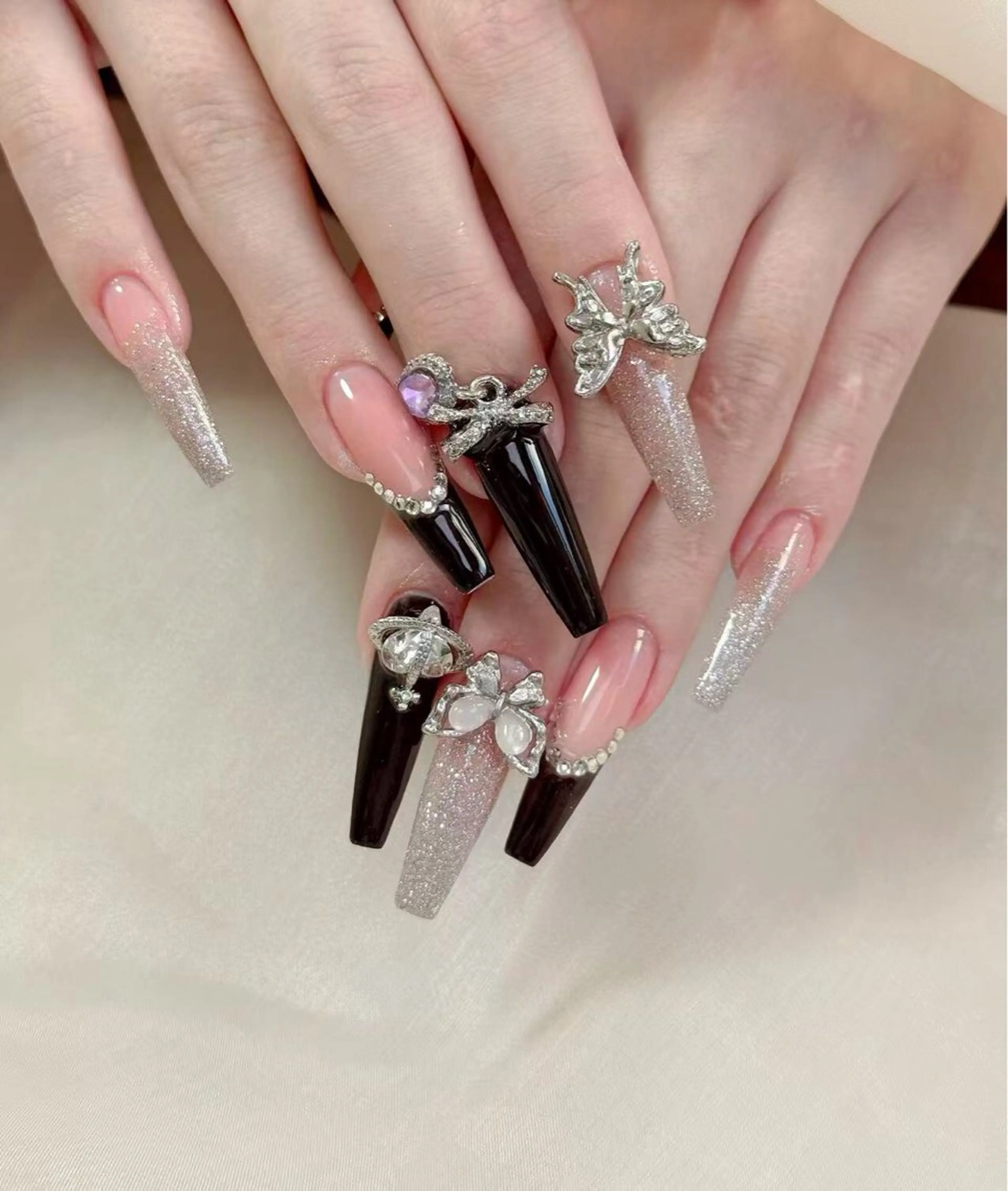 【每日1名限定👑】【チップ長さ出し】+持ち込みデザイン＋パーツやり放題 ✨（初回ソフトジェルオフ無料／ケア込み）の写真