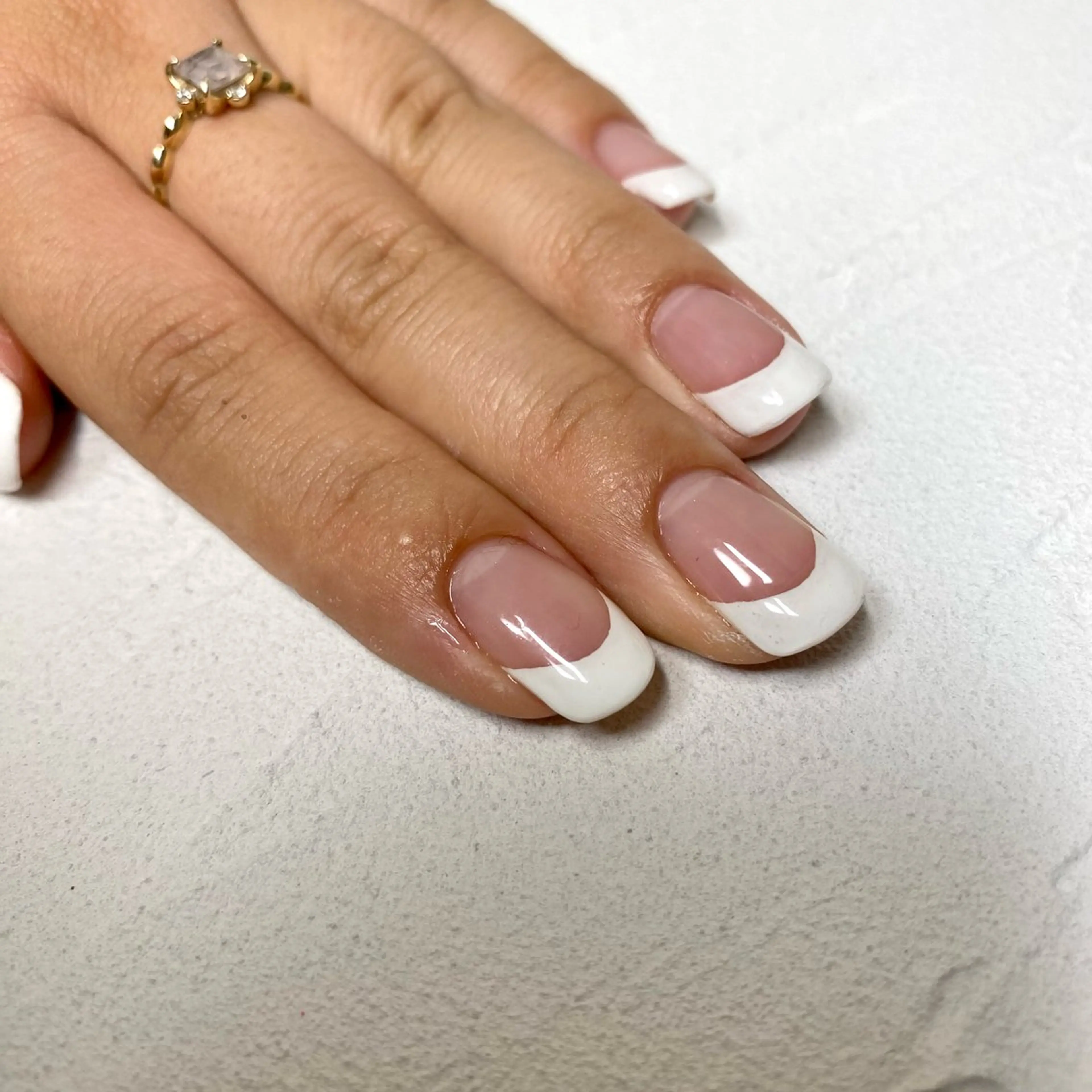 ネイル フレンチネイル シンプルネイル muguet🎀 chikaのネイルデザイン