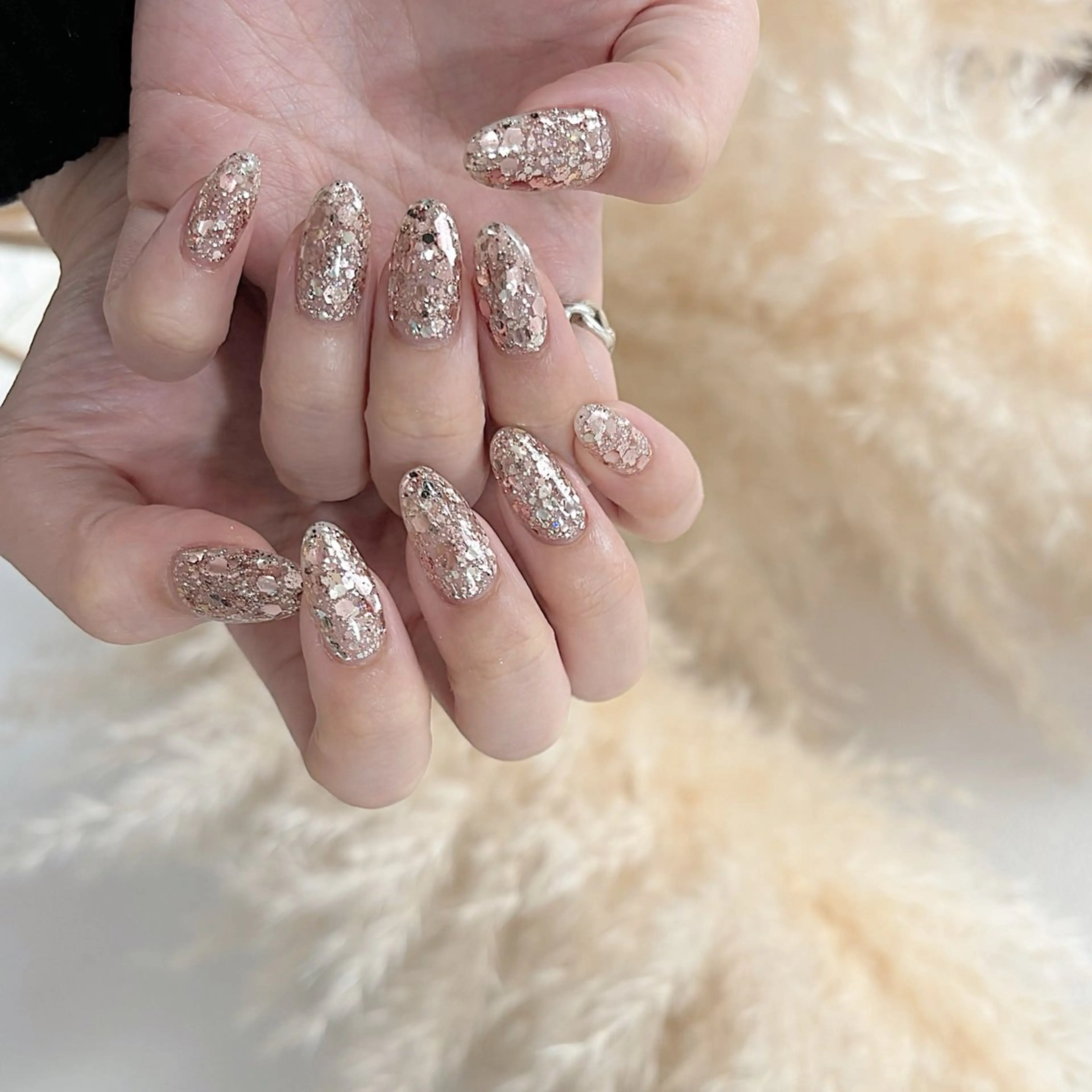 ネイル オーロラネイル フレンチネイル ラメ(グリッター) 水色 ワンカラーネイル 山田 真里のネイルデザイン