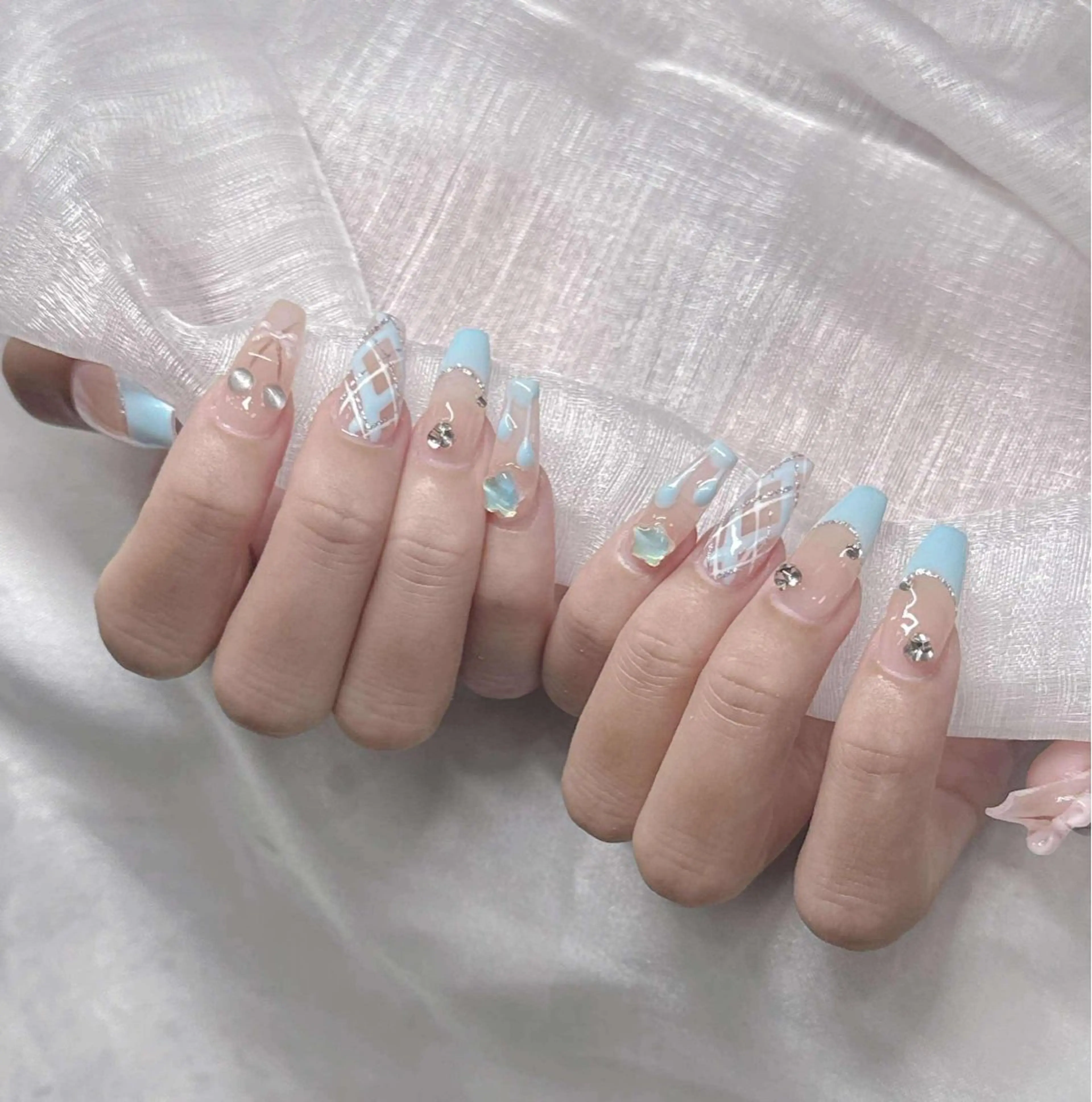 ネイル 長さ出し グラデーション 卒業式 キラキラネイル マグネットネイル ハンドネイル Lee Nailsのネイルデザイン