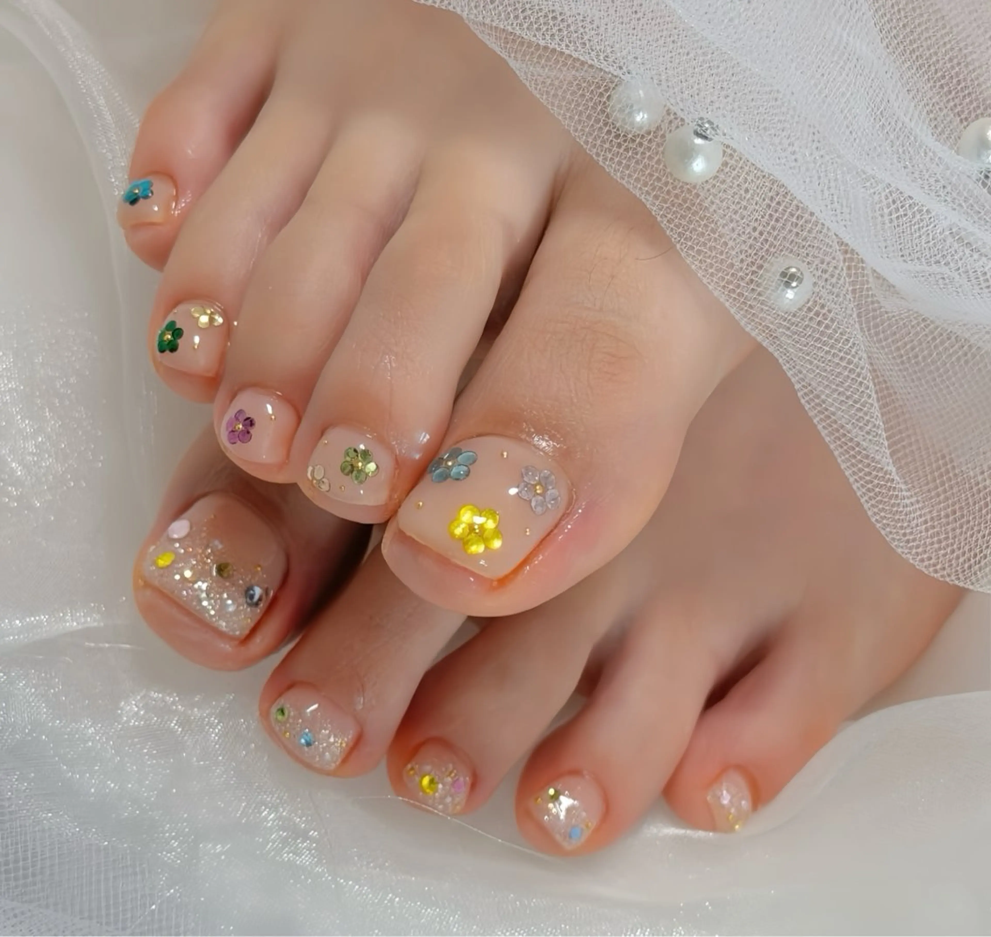 ネイル オーロラネイル チークネイル 桜ネイル クリアネイル ドット フットネイル Rin Nail 新大久保店のネイルデザイン