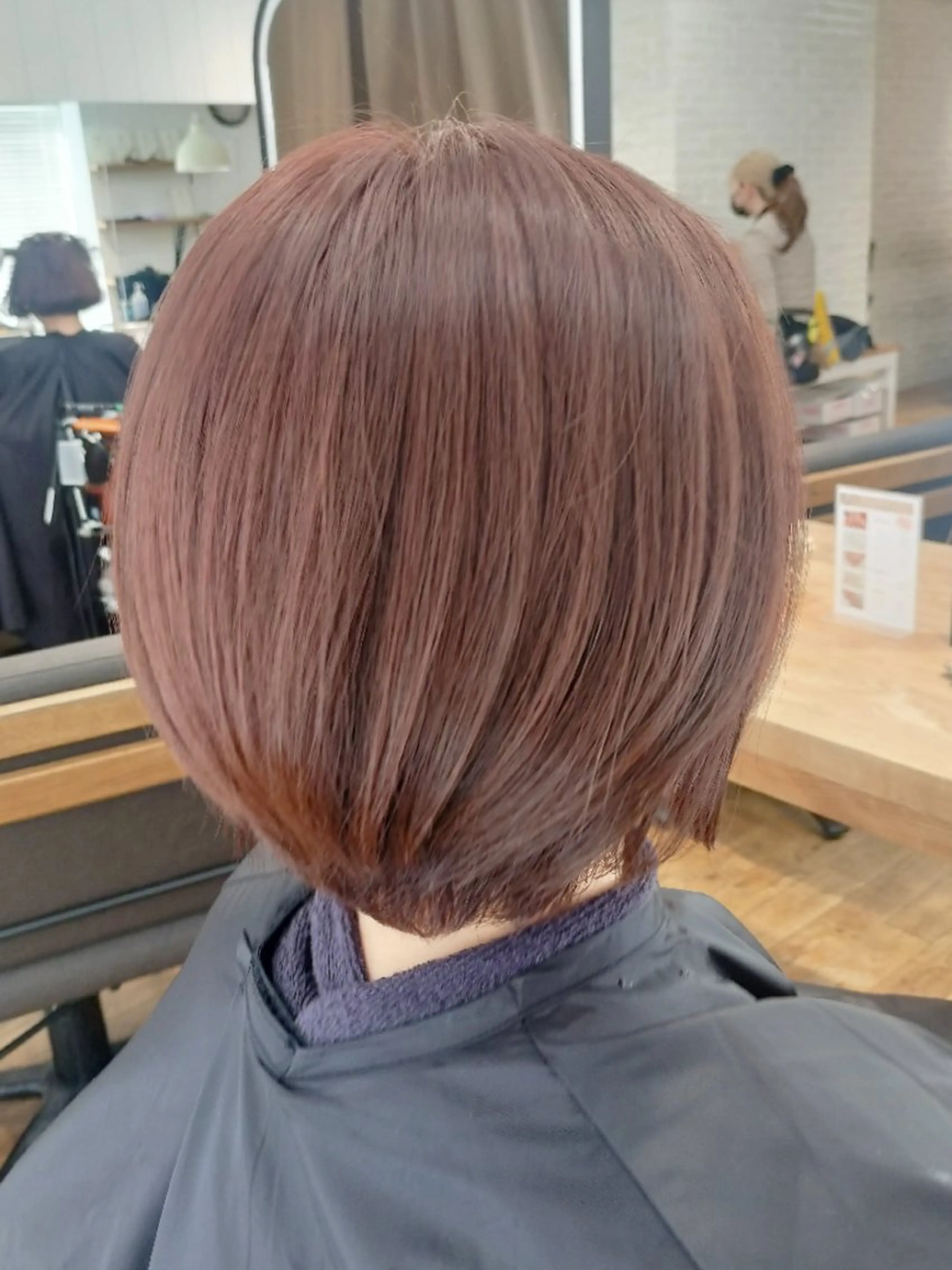 ショート ヘアカラー ほんま ひろみのヘアスタイル