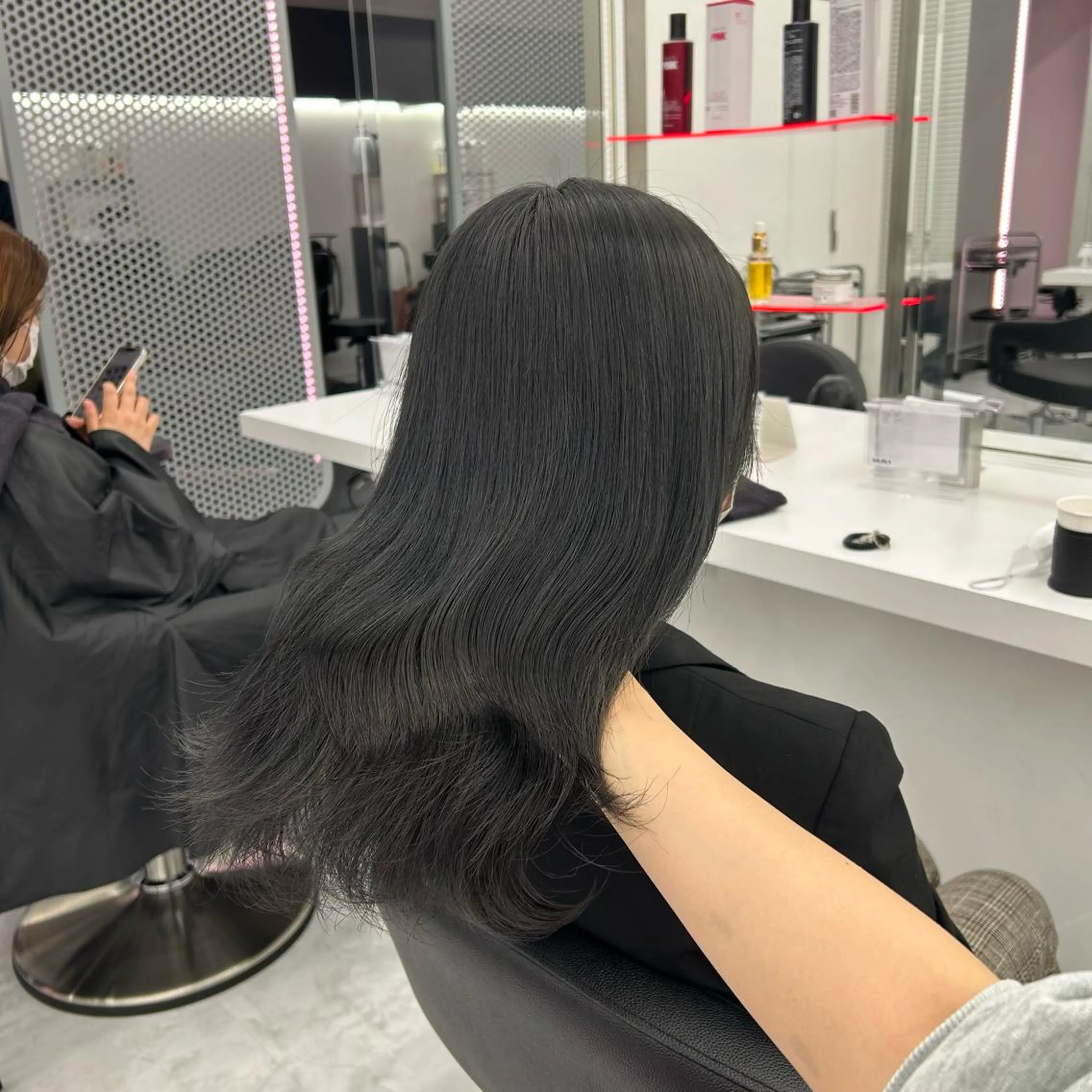 セミロング カラー ヘアアレンジ ヘアカラー トリートメント mai🍑暖色カラー /レイヤー💖のヘアスタイル