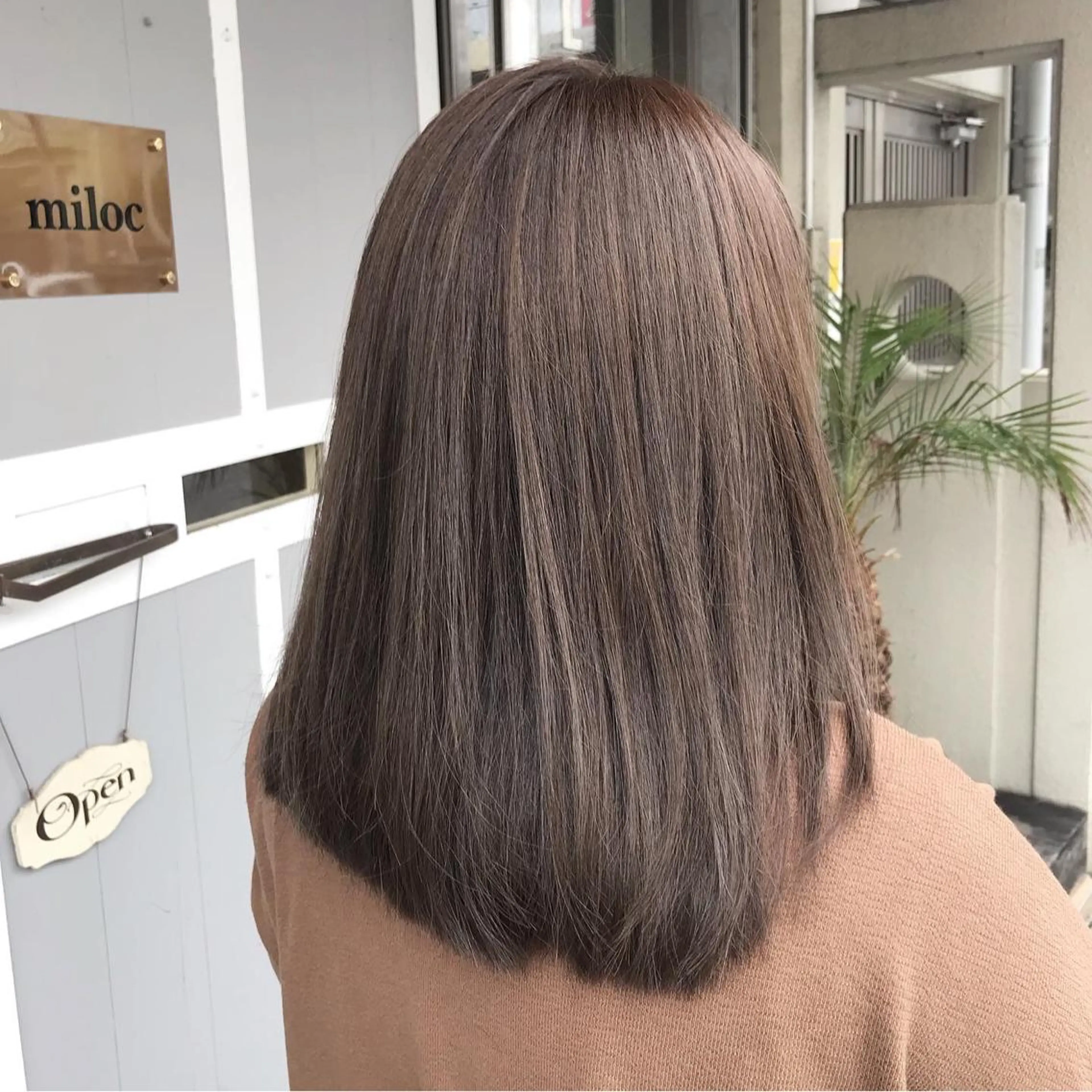 セミロング カラー ハイライトカラー ハイライト トリートメント miloc かおりのヘアスタイル