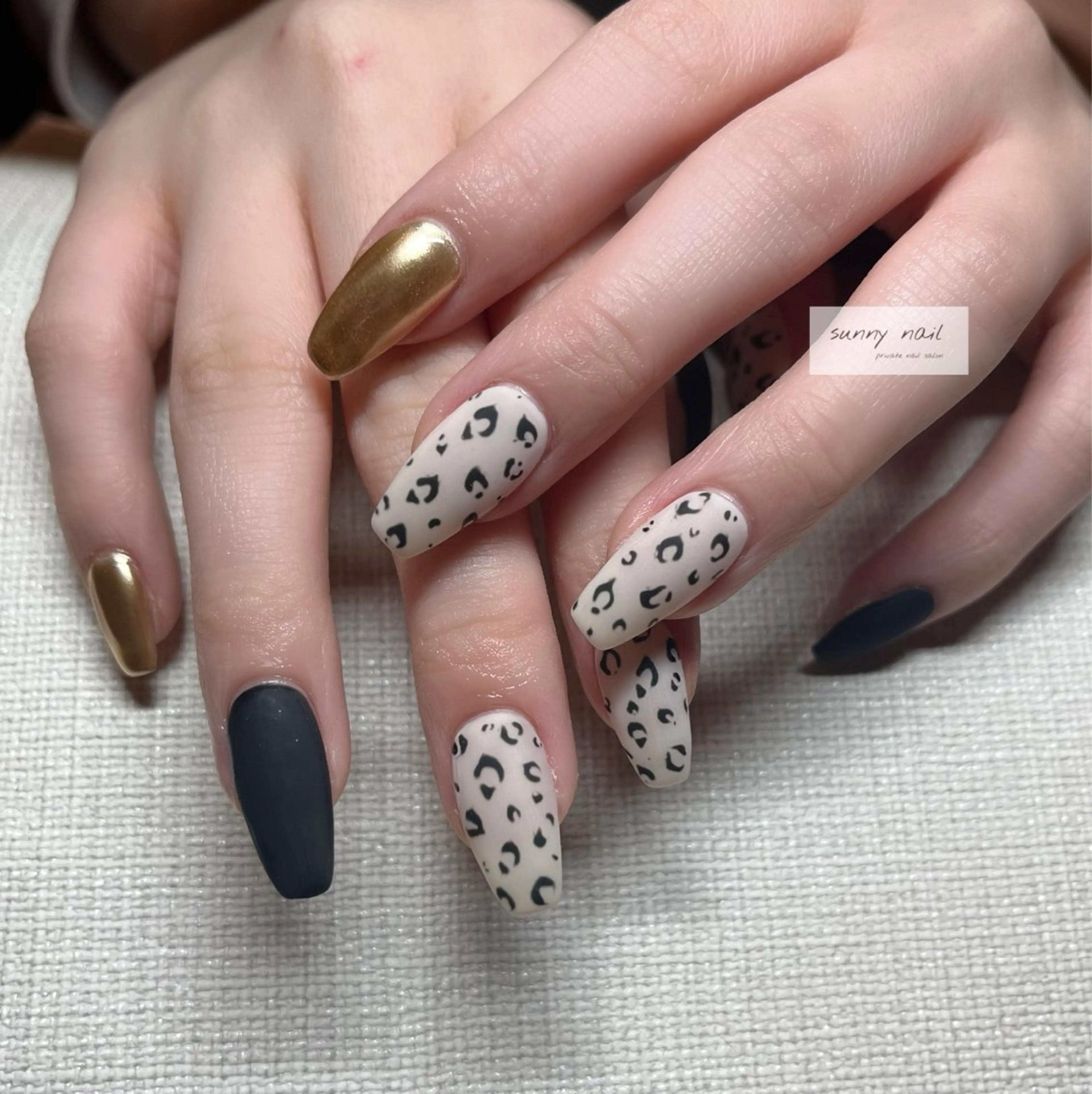 ネイル アニマル柄 マットネイル ミラーネイル sunny nailのネイルデザイン